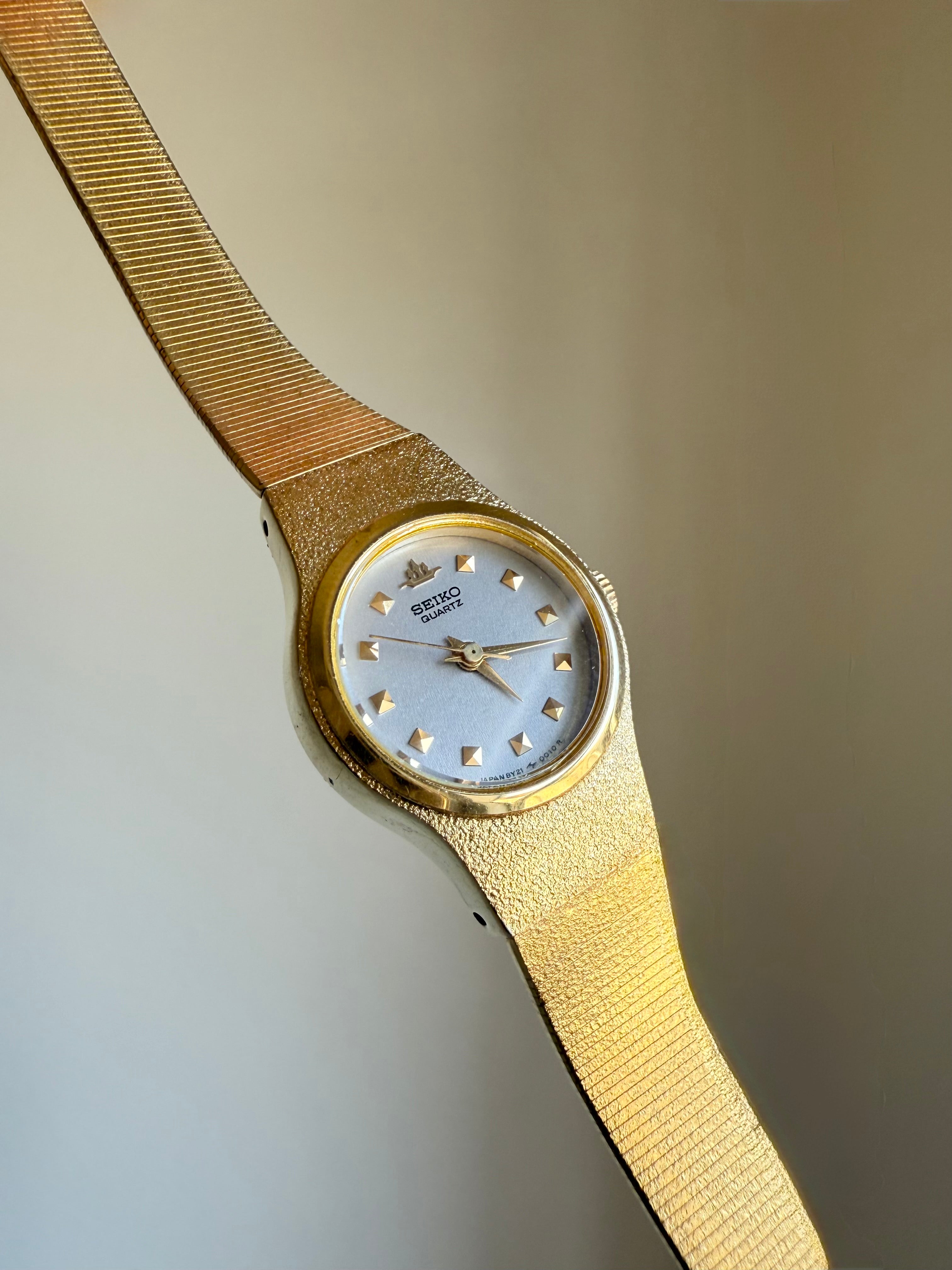 1988 Seiko Galaxy Quartz Gold Tone Watch River Moons Vintage