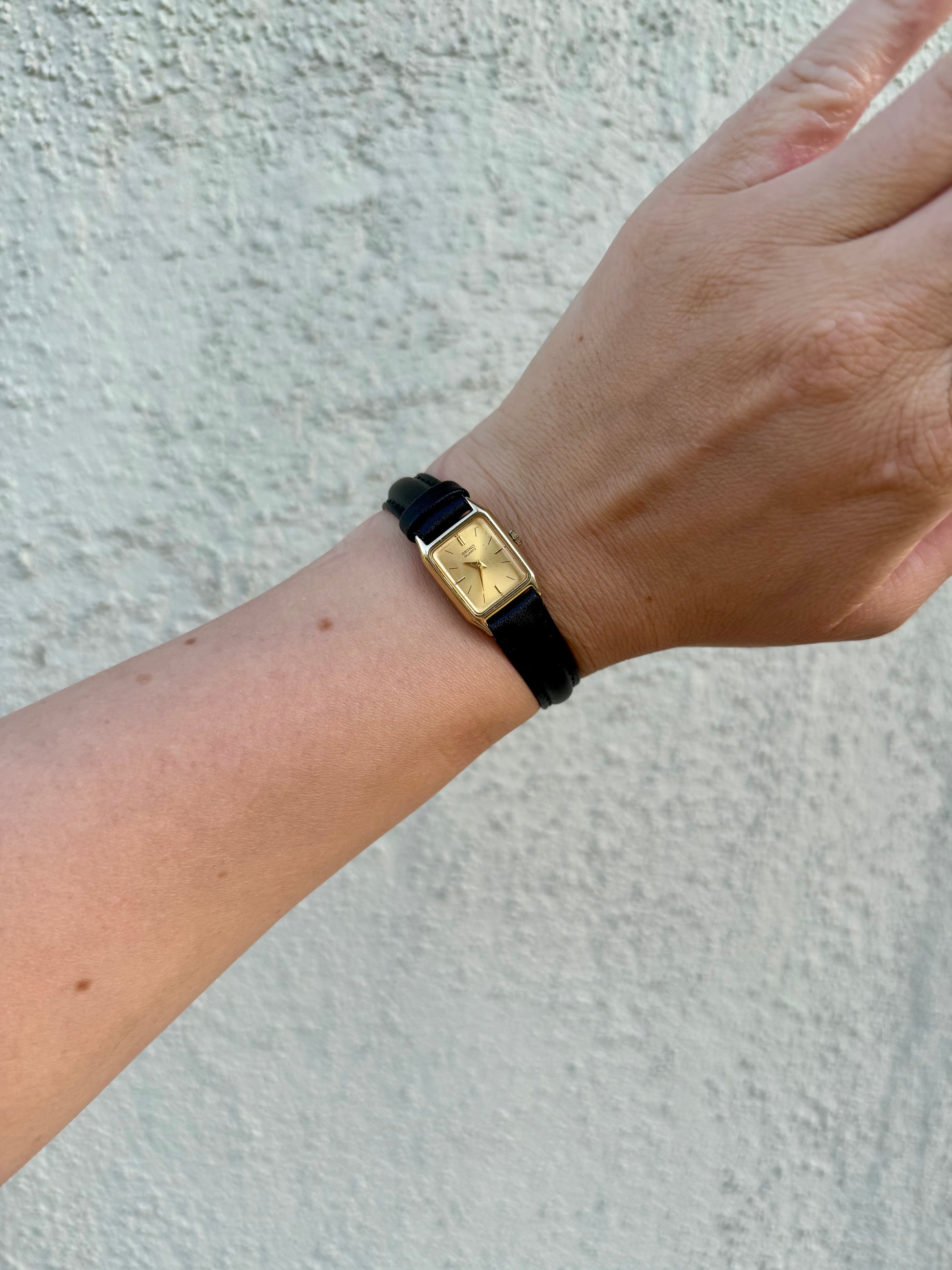 1988 Seiko Quartz Gold Tone Gold Dial Tank Watch