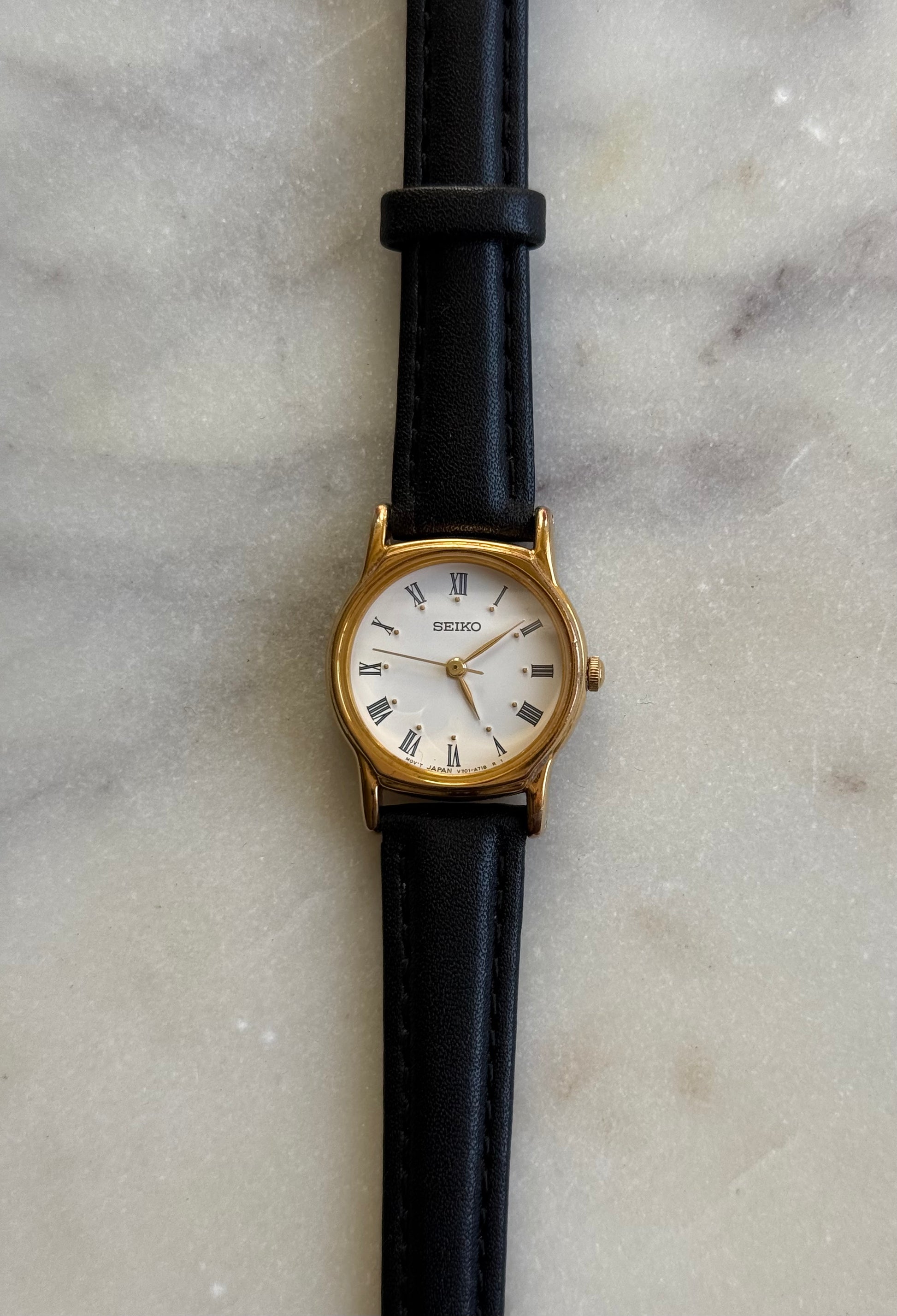 Seiko Vintage Gold Circular Dial Roman Numeral Watch (Excellent Condition)