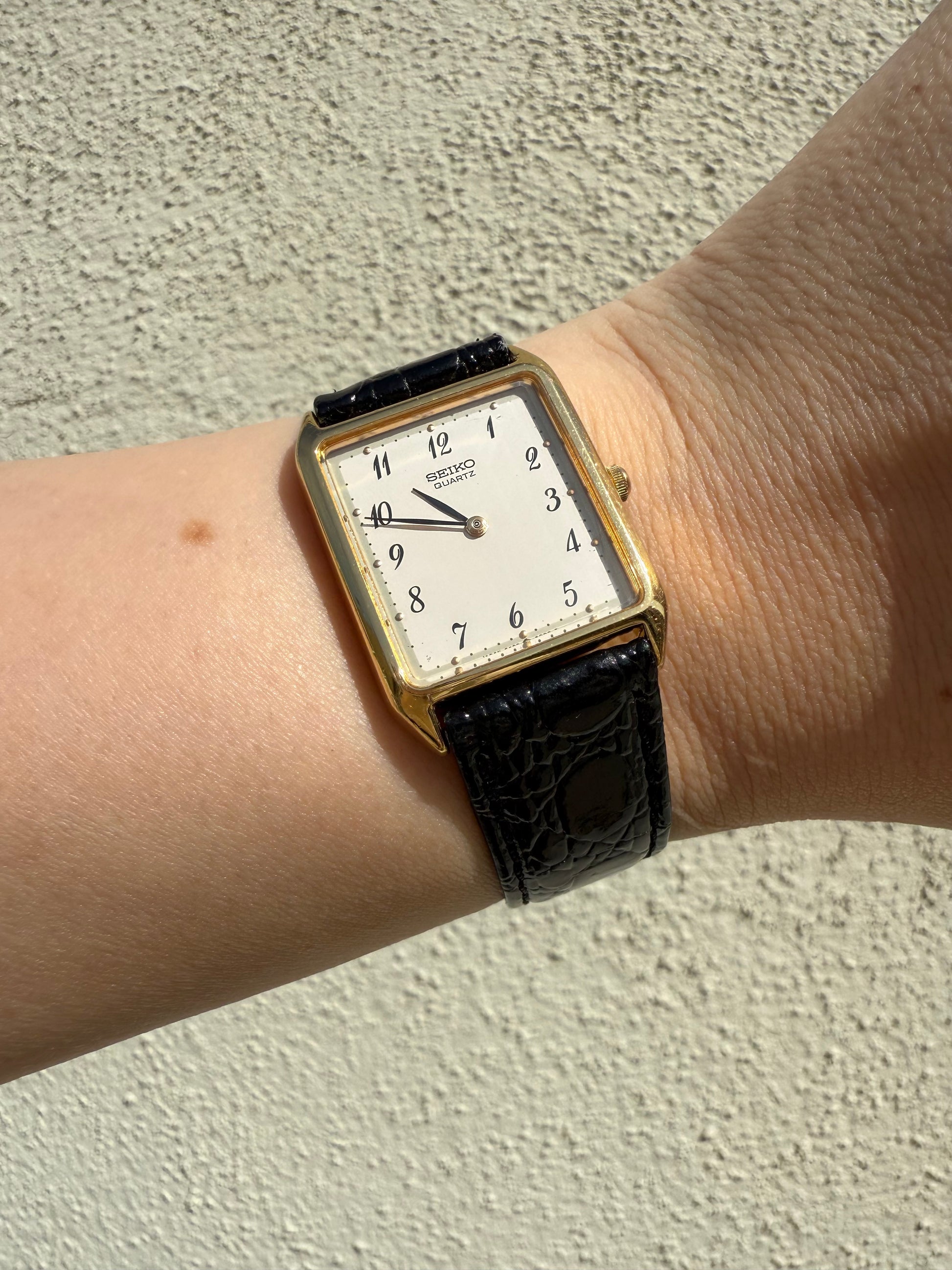 1997 Seiko Quartz Vintage Gold Tone & Cream Dial Tank Watch