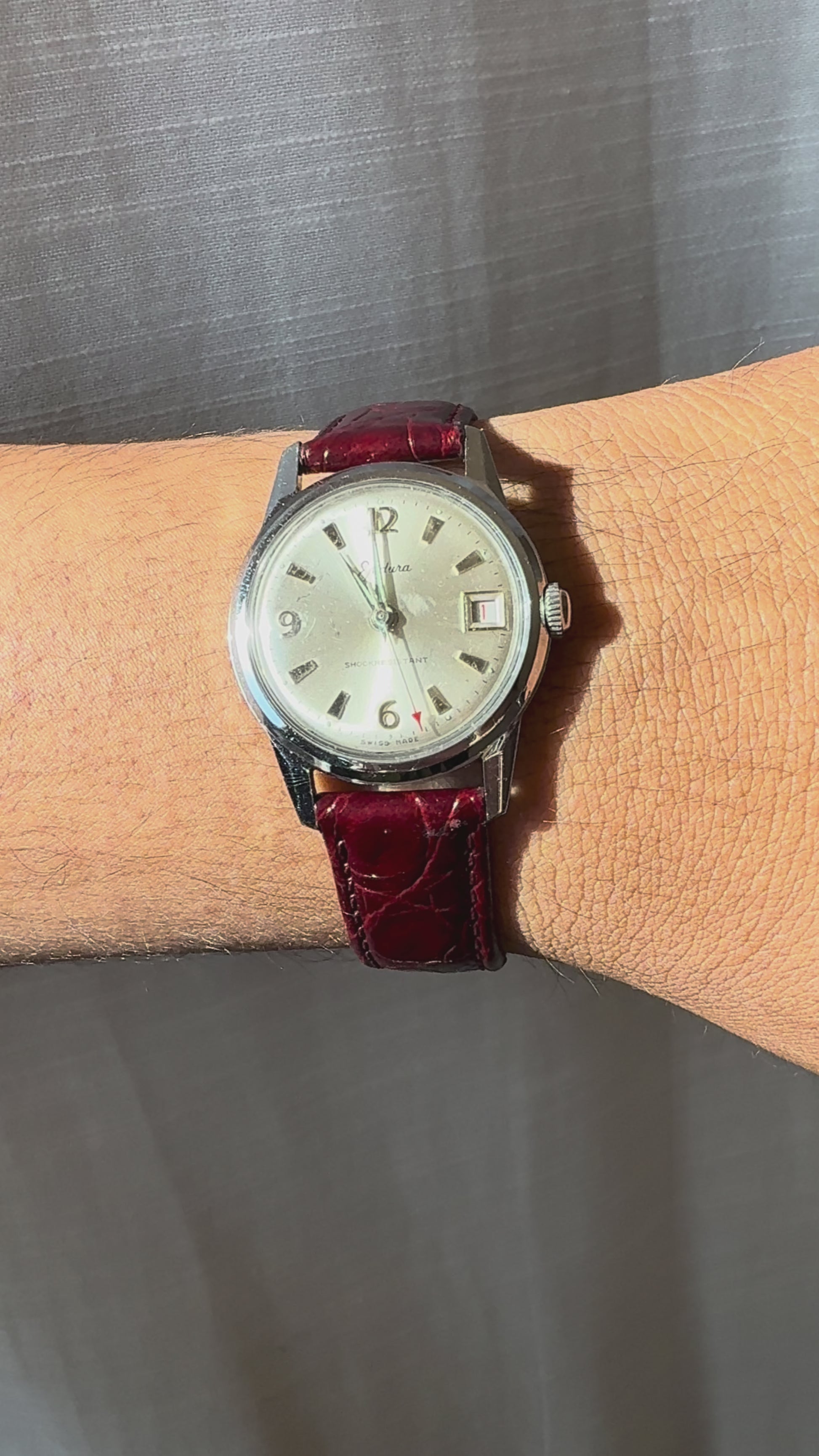 1960’s Endura Swiss Made Mechanical Shock Resistant Watch