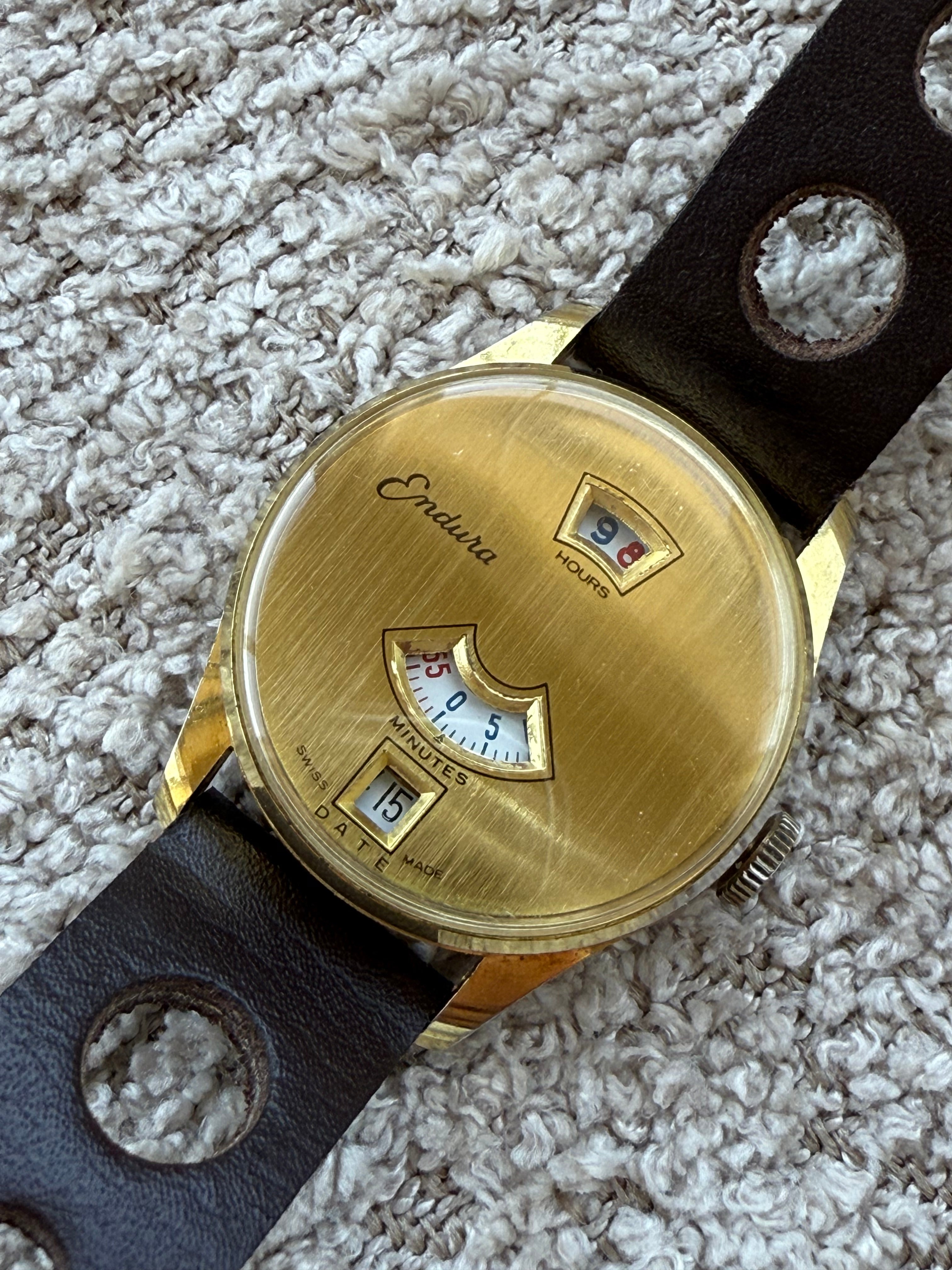 Gold Tone Jump Hour Watch 本体 1960's Endura Gold Tone Jump Hour Mechanical Watch – River Moons