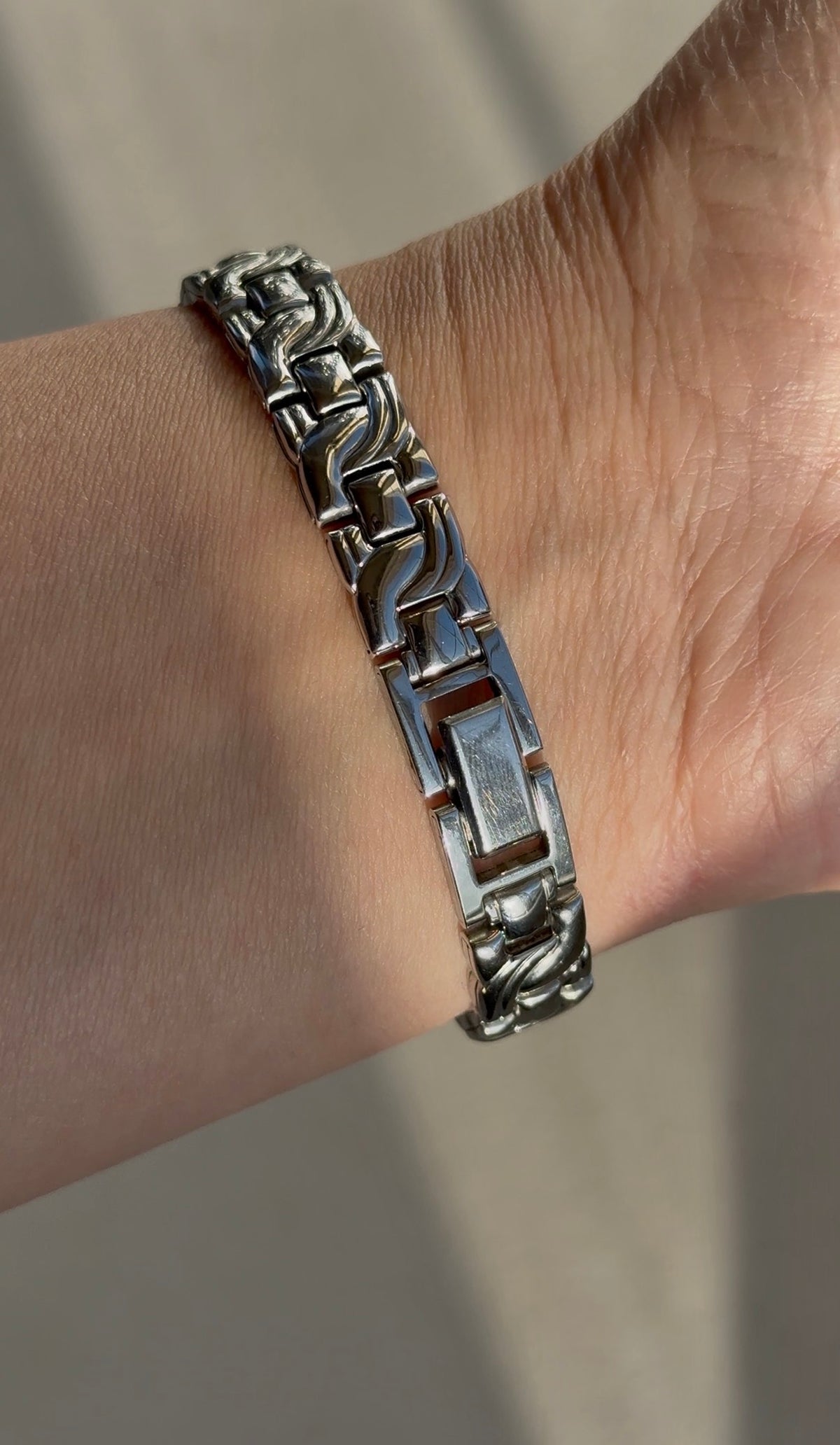 1990 Seiko Silver Tone Oval Bracelet Watch