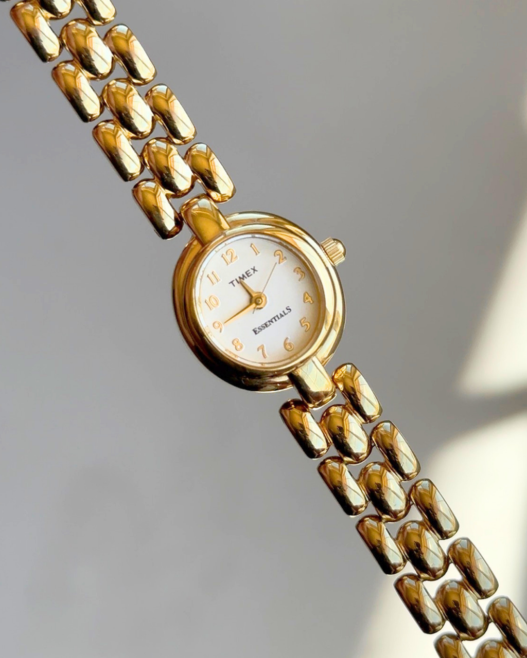1990's Timex Gold Tone Bracelet Watch