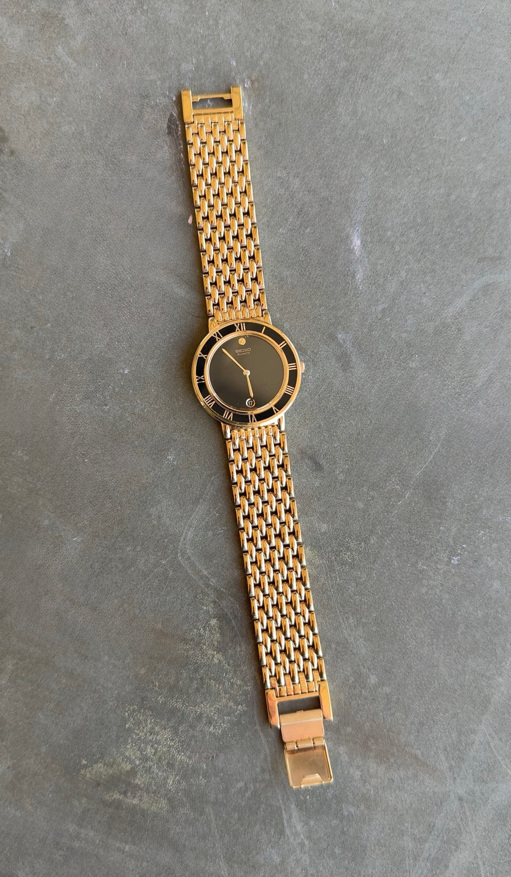 1991 Seiko Quartz Roman Bezel Watch