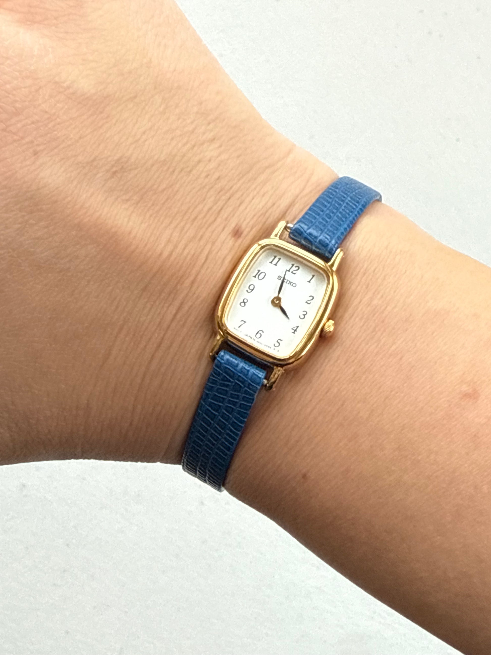 1994 Seiko Gold Tone Barrel Tank Watch - Blue