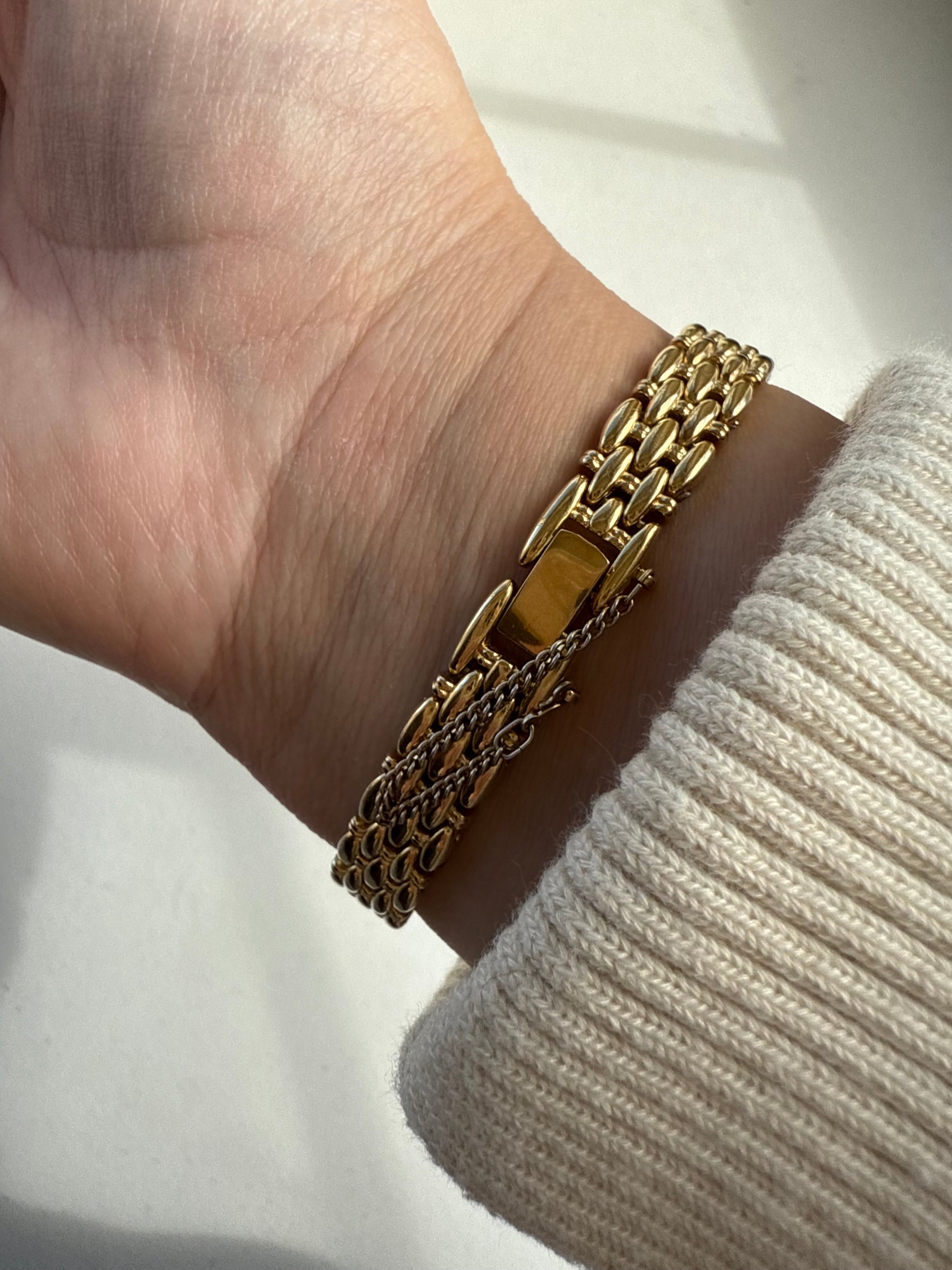 1995 Seiko Quartz Oval Gold Tone Bracelet Watch