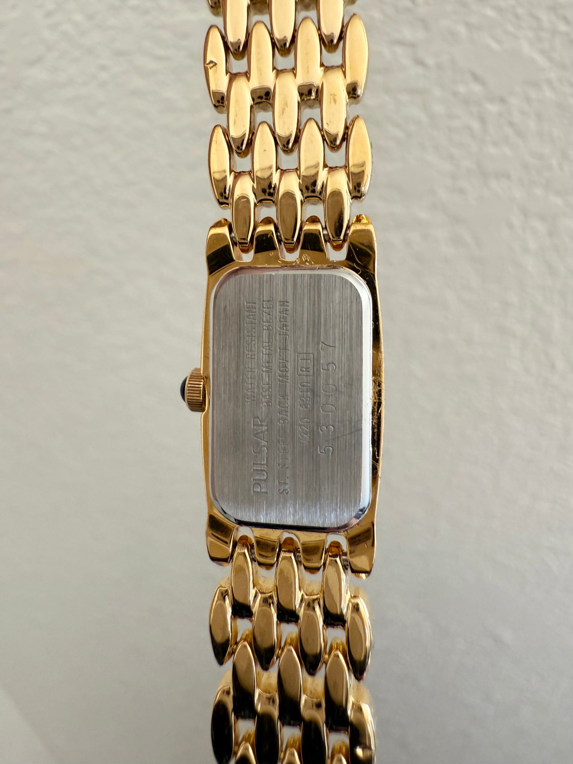 1995 Pulsar By Seiko Gold Tone “V220”
Watch