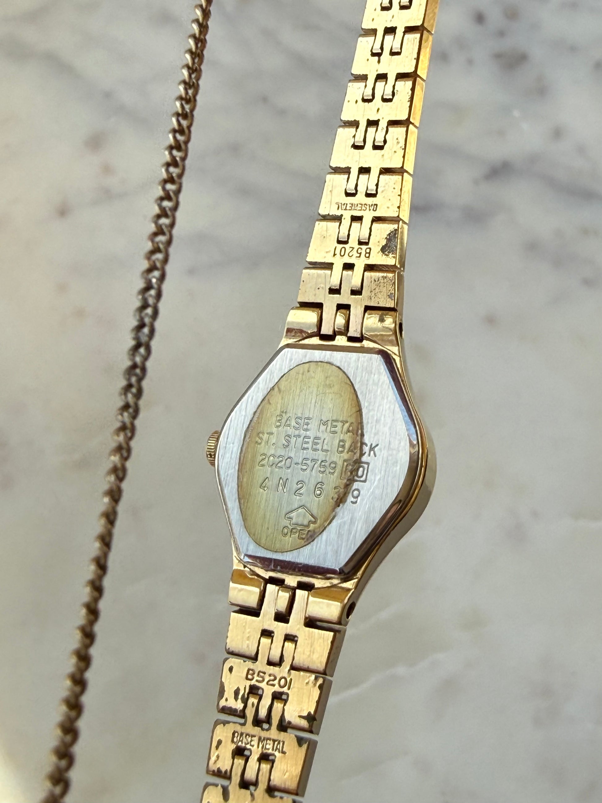 1984 Seiko Quartz Gold Tone Oval Bracelet Watch