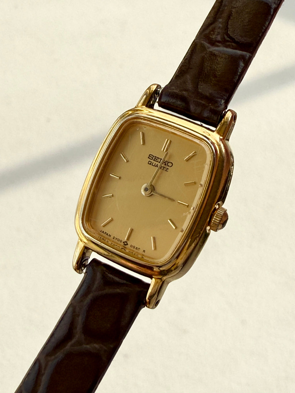 1989 Seiko Quartz Gold Tone Barrel Tank Watch