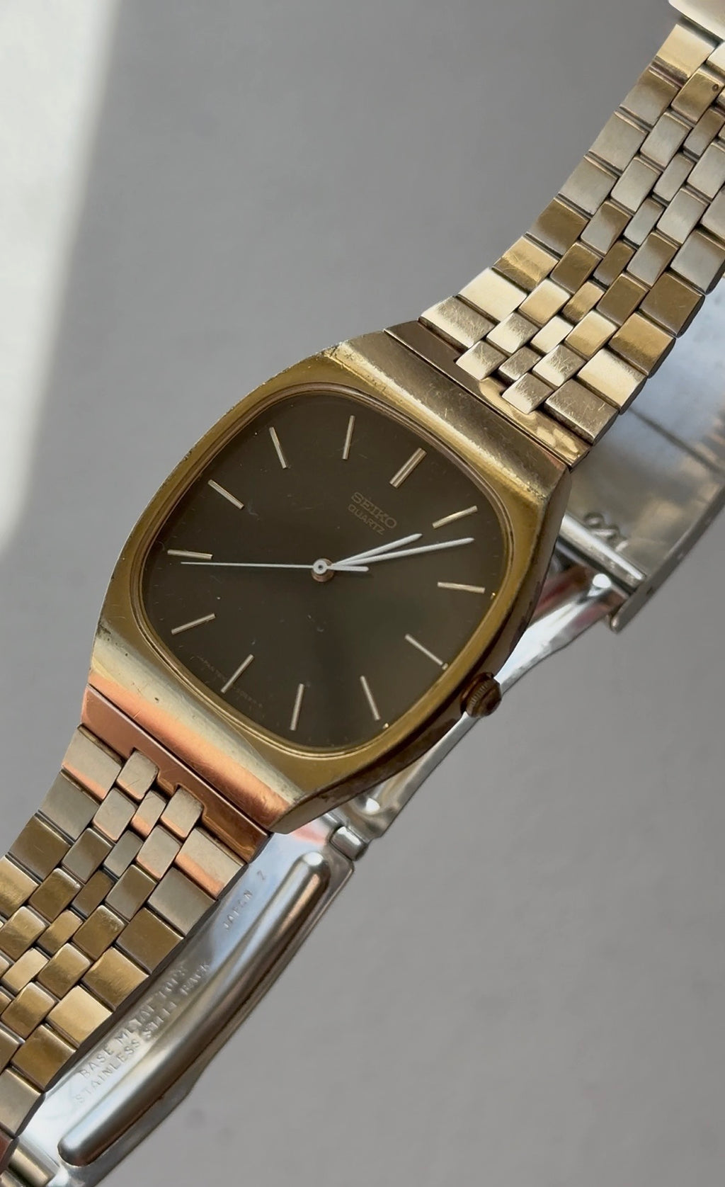 1979 Seiko Quartz Gold Tone Tv Dial Watch
