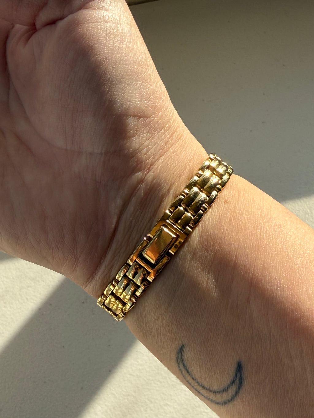 1983 Seiko Quartz Oval Gold Tone Watch