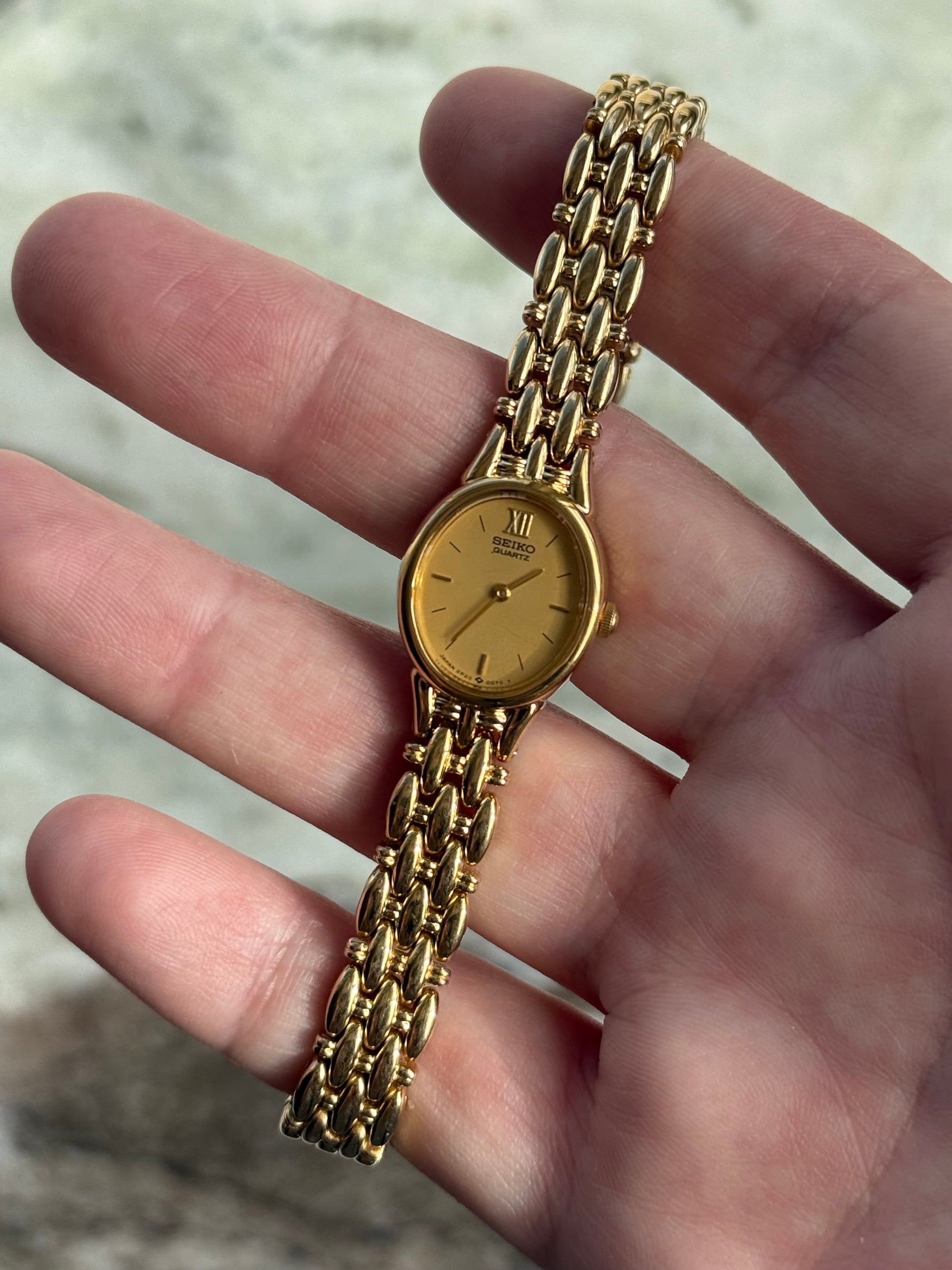 1995 Seiko Quartz Oval Gold Tone Bracelet Watch