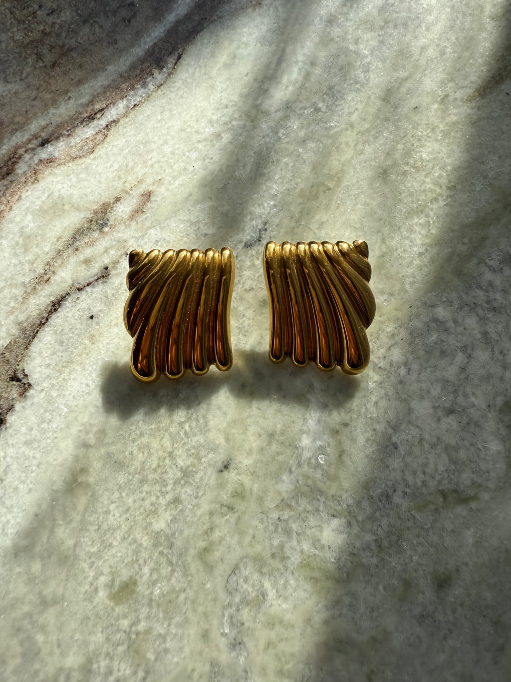 Vintage 1980s wave inspired gold earrings