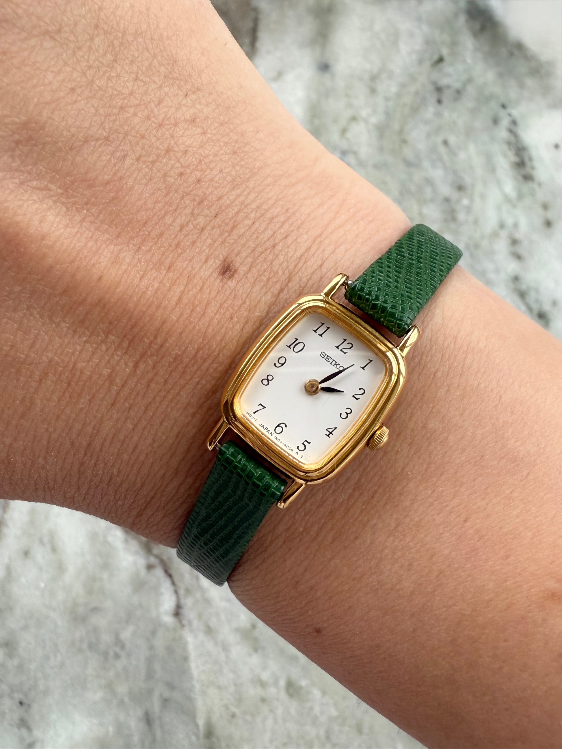 1996 Seiko Gold Tone Barrel Tank Watch