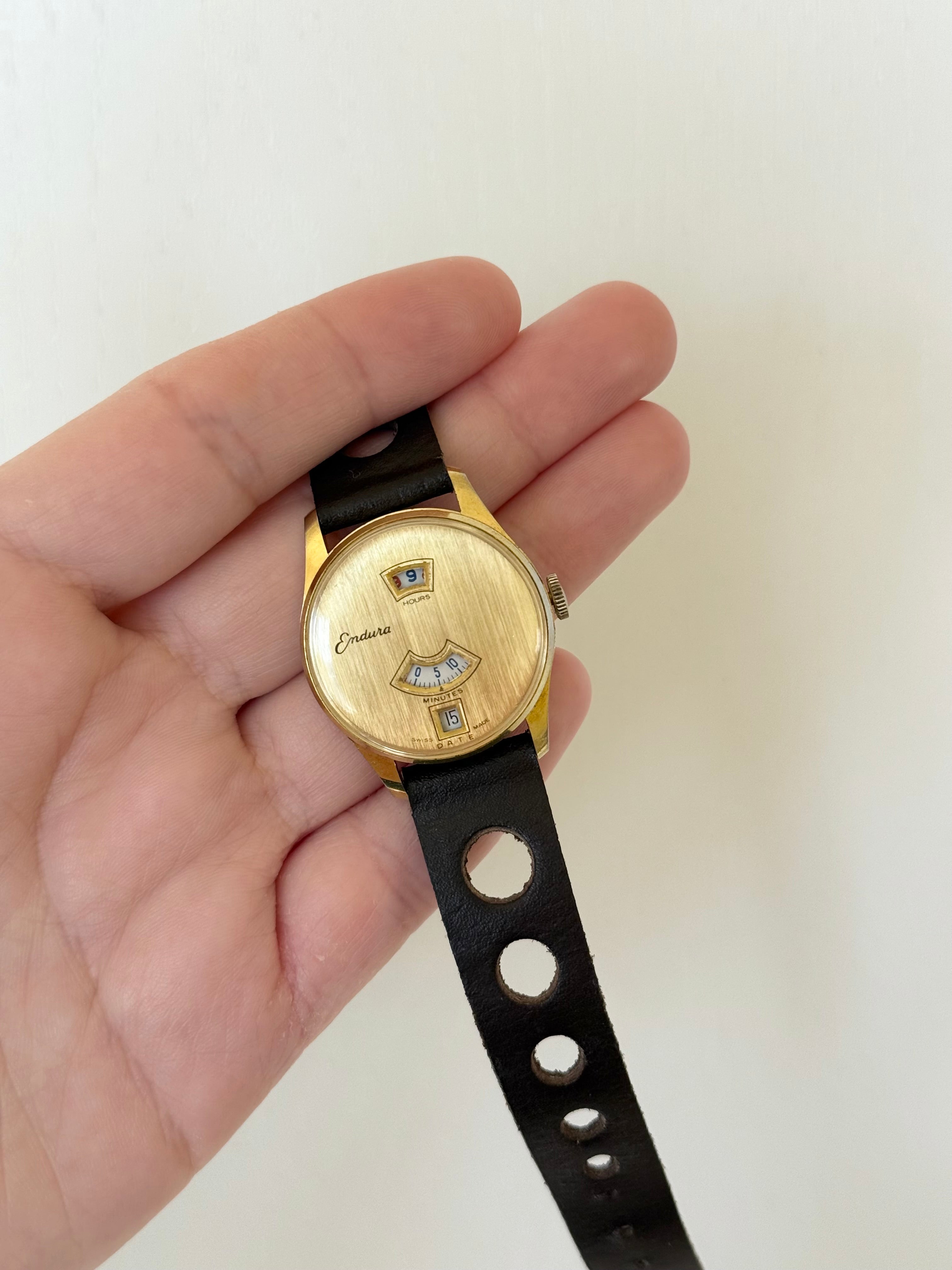 Gold Tone Jump Hour Watch 本体 1960's Endura Gold Tone Jump Hour Mechanical Watch – River Moons