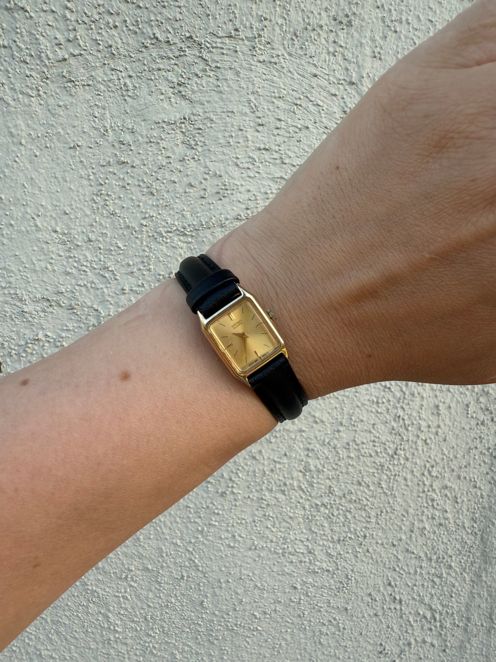 1988 Seiko Quartz Gold Tone Gold Dial Tank Watch