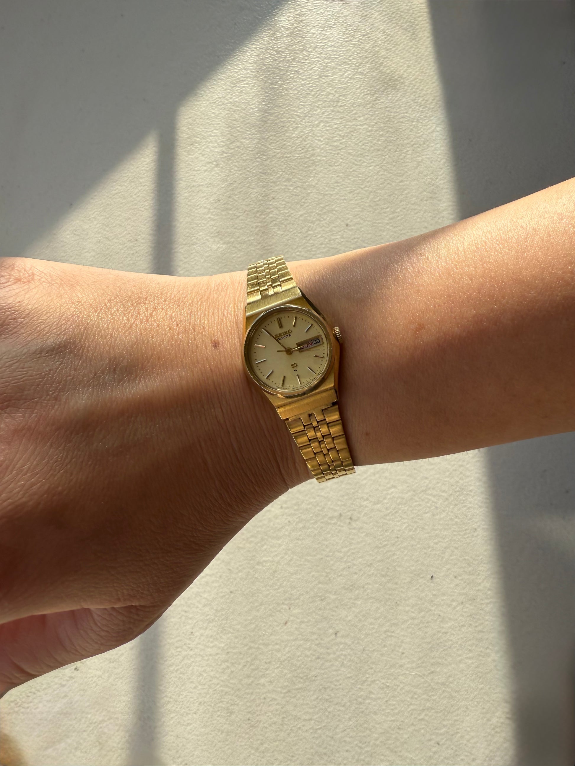 1982 Seiko Quartz SQ Gold Tone Day Date Watch
