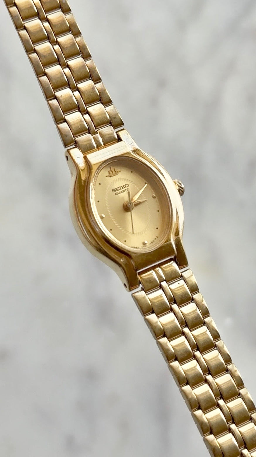 1992 Seiko Galaxy Quartz Oval Gold Tone Watch
