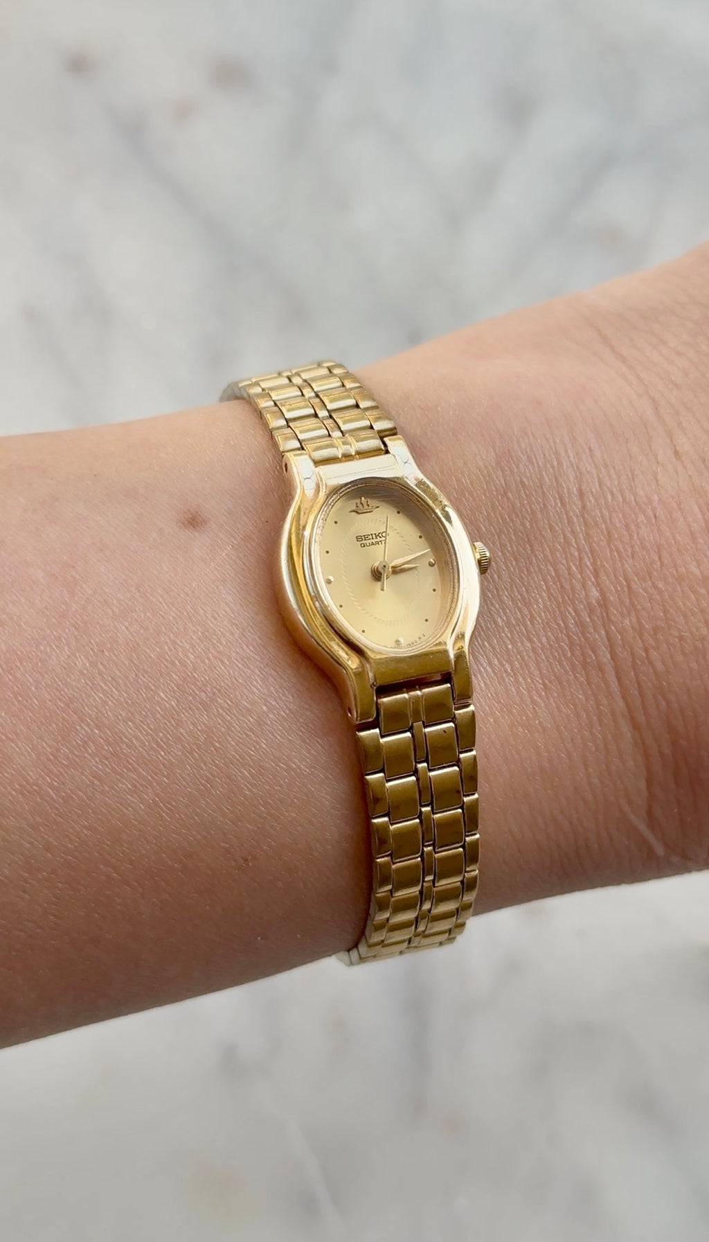 1992 Seiko Galaxy Quartz Oval Gold Tone Watch
