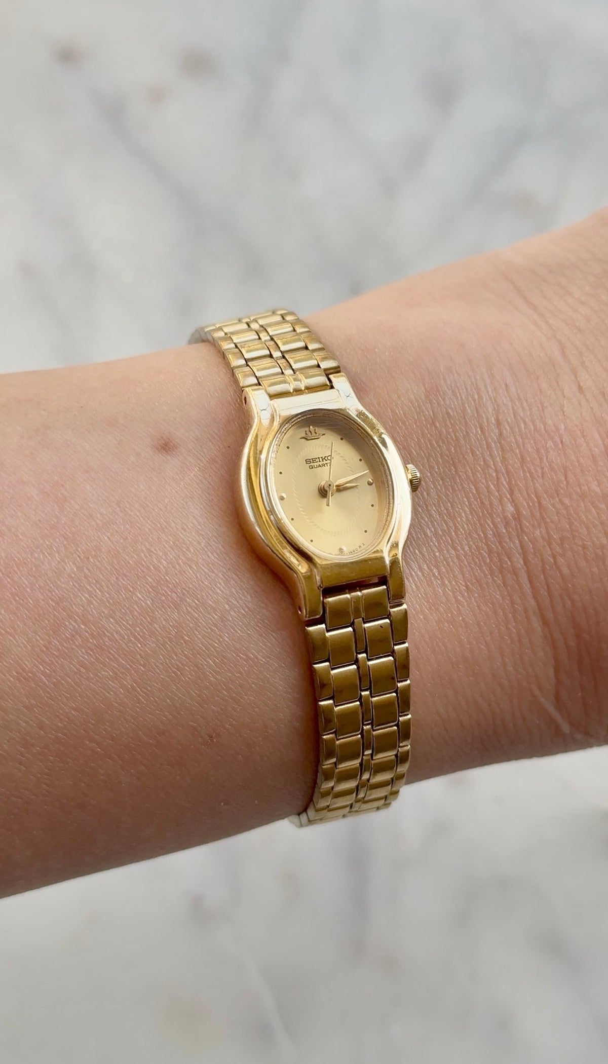 1992 Seiko Galaxy Quartz Oval Gold Tone Watch