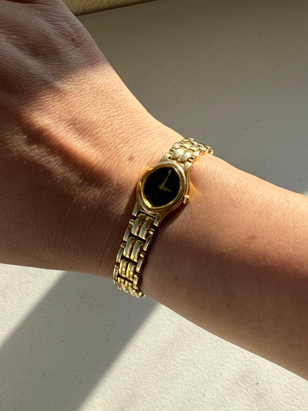 1983 Seiko Quartz Oval Gold Tone Watch