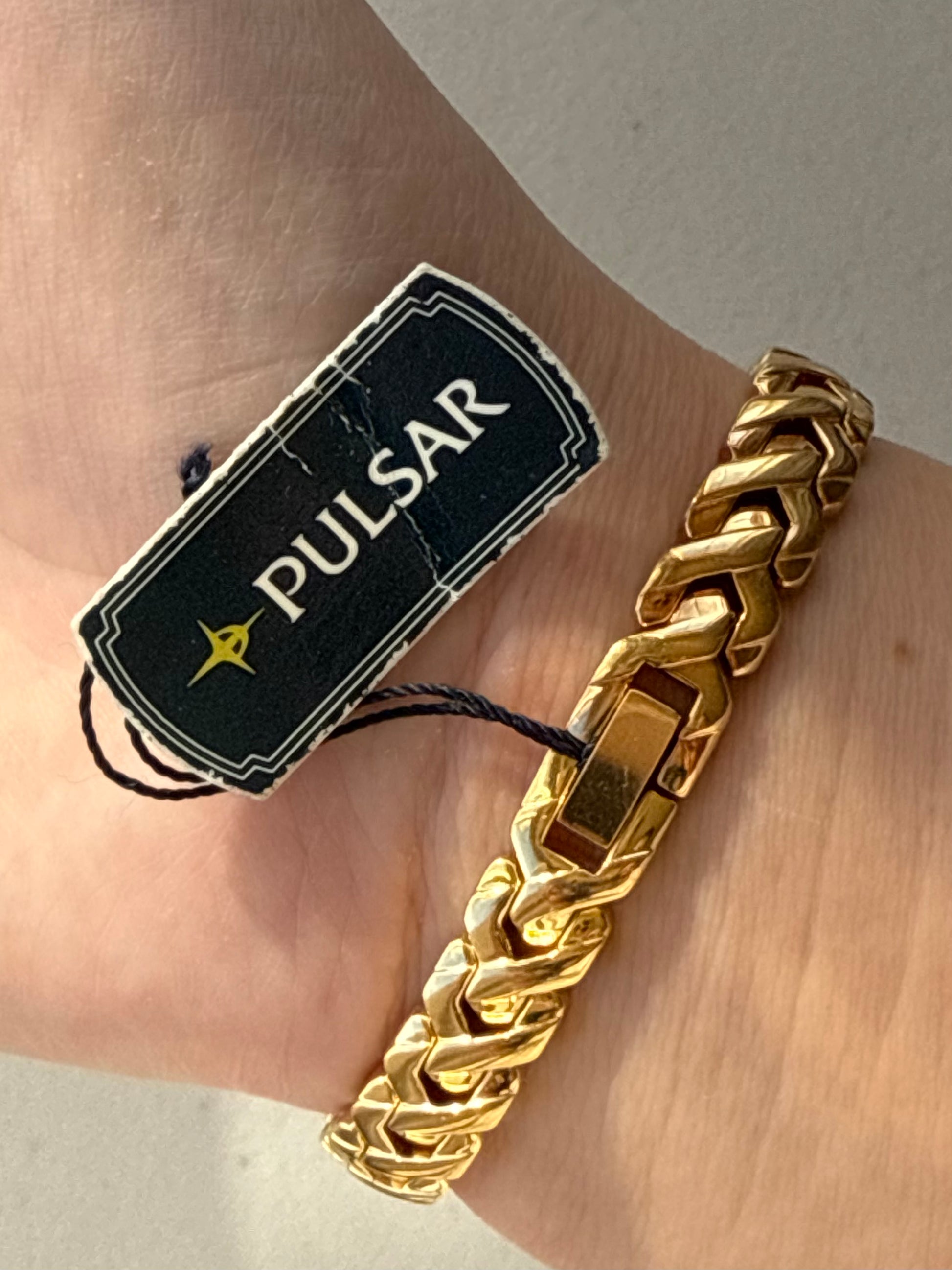 1988 (NOS) Pulsar by SEIKO Gold Tone Bracelet Watch