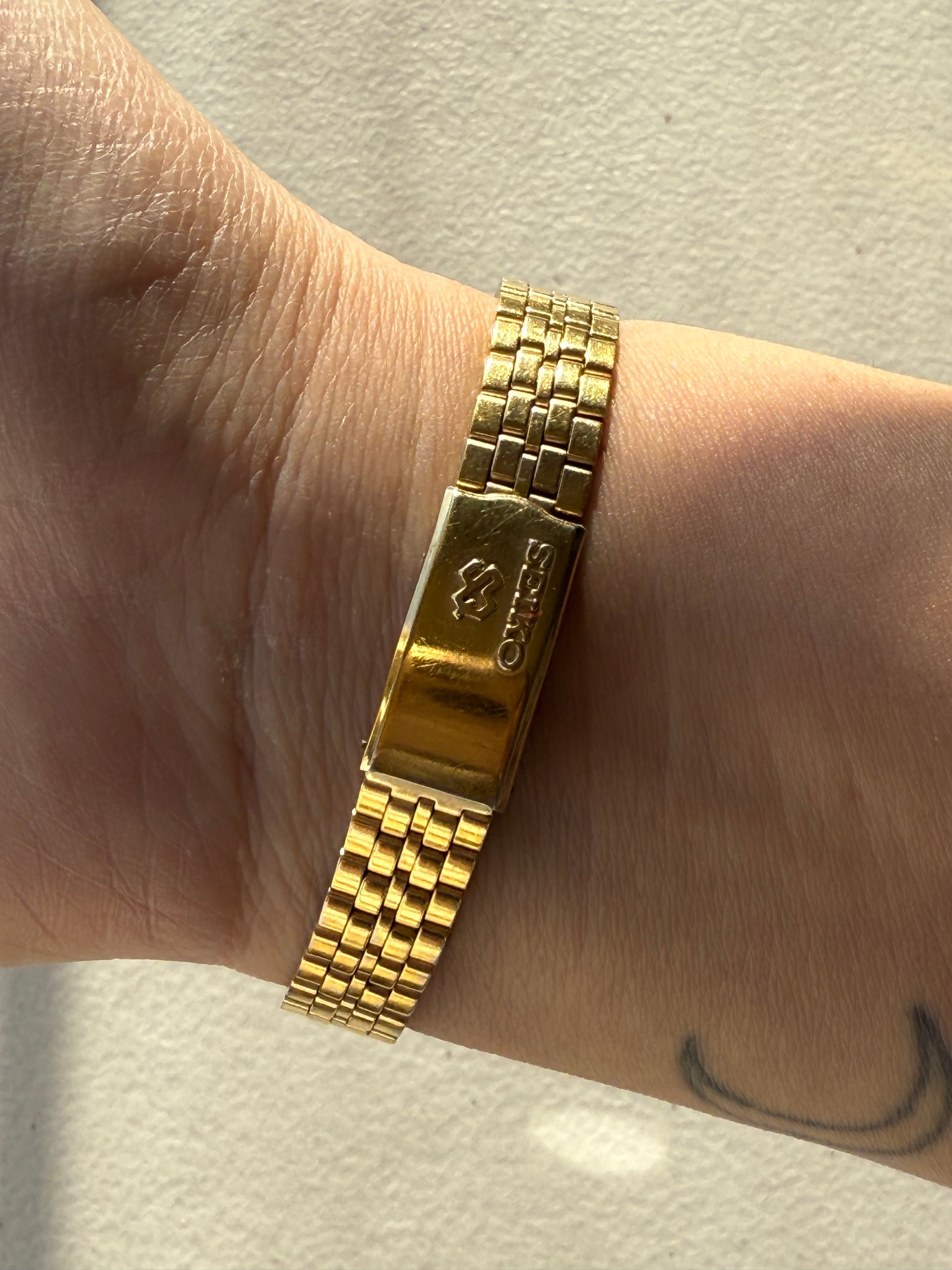 1982 Seiko Quartz SQ Gold Tone Day Date Watch