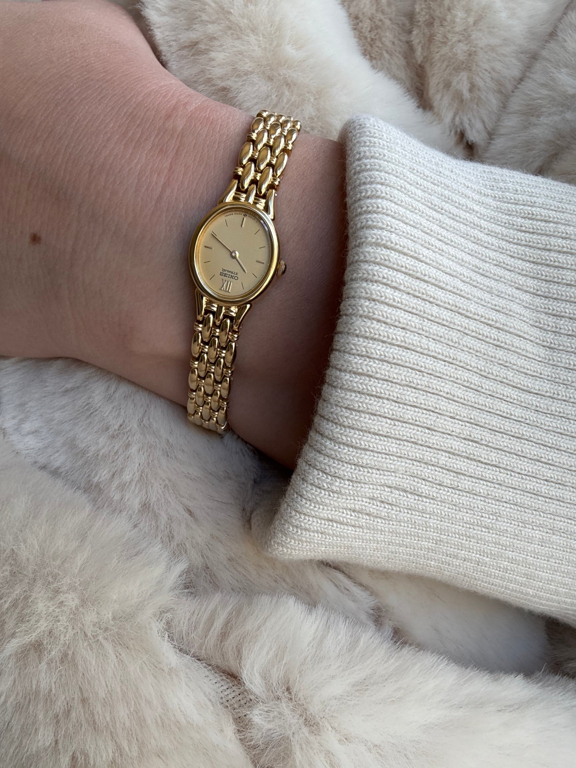 1995 Seiko Quartz Oval Gold Tone Bracelet Watch