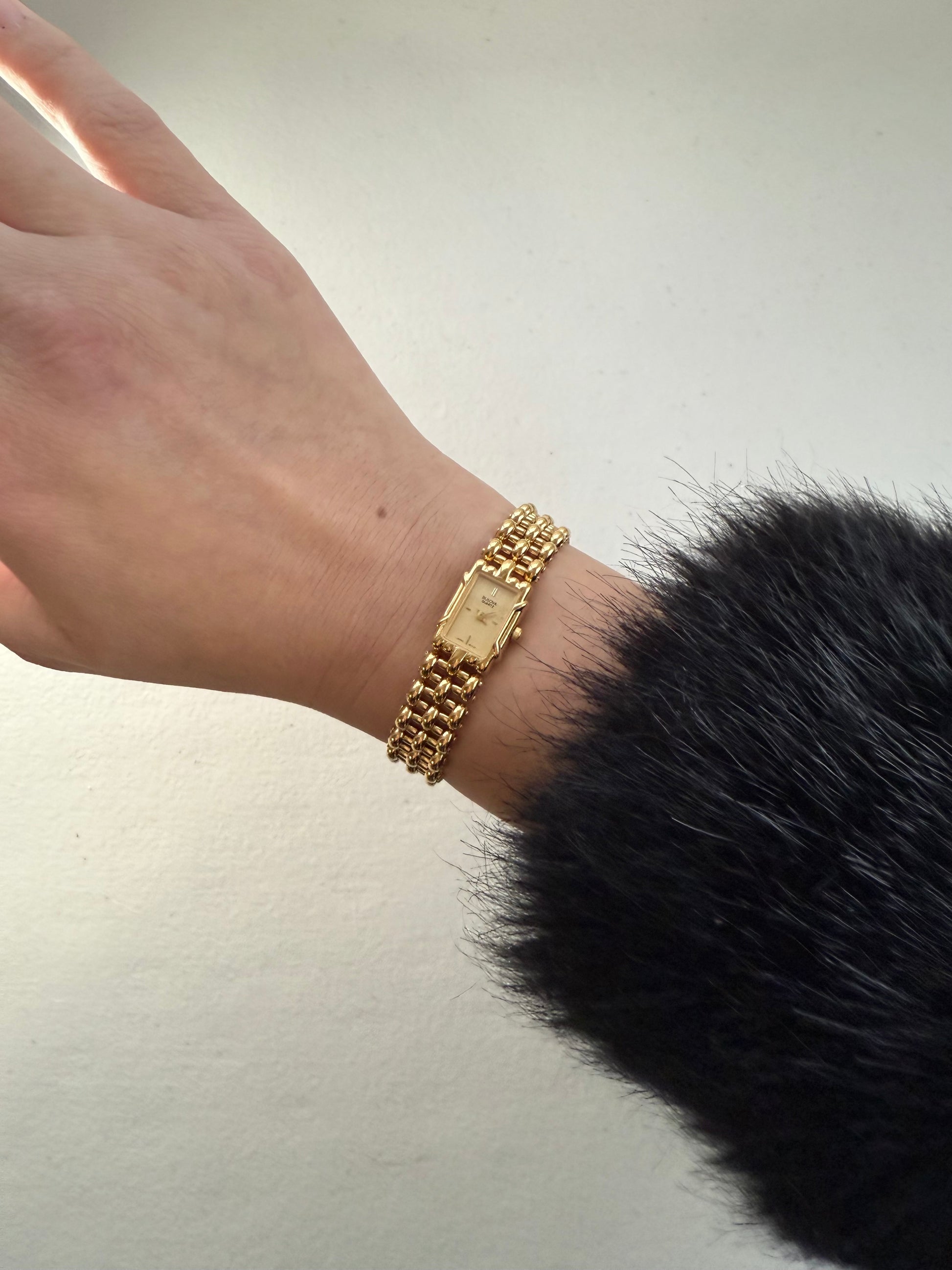 1998 Bulova Quartz Gold Tone Bracelet Tank Watch