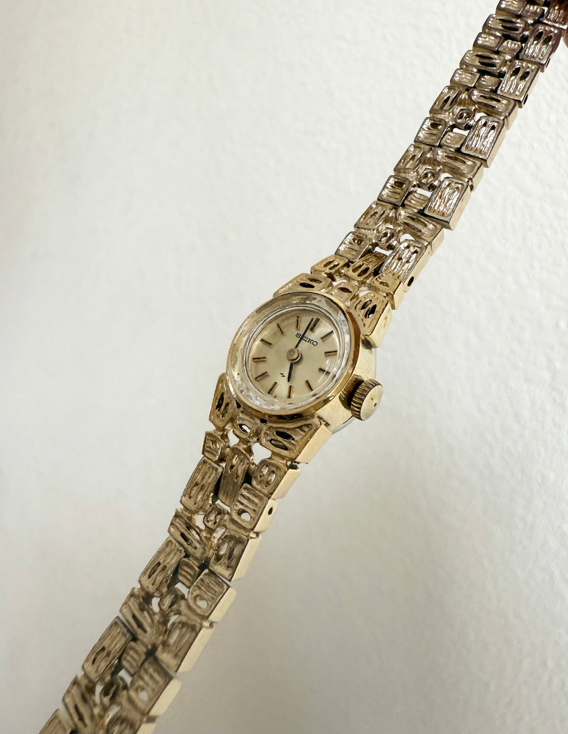 1976 Seiko Gold Tone Mechanical Watch