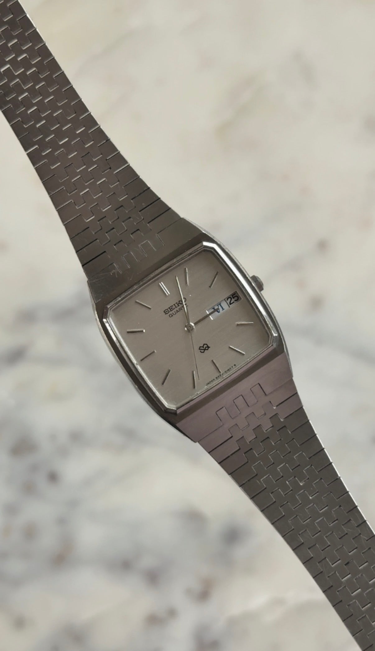 1979 Seiko Quartz Day Date TV Dial Watch