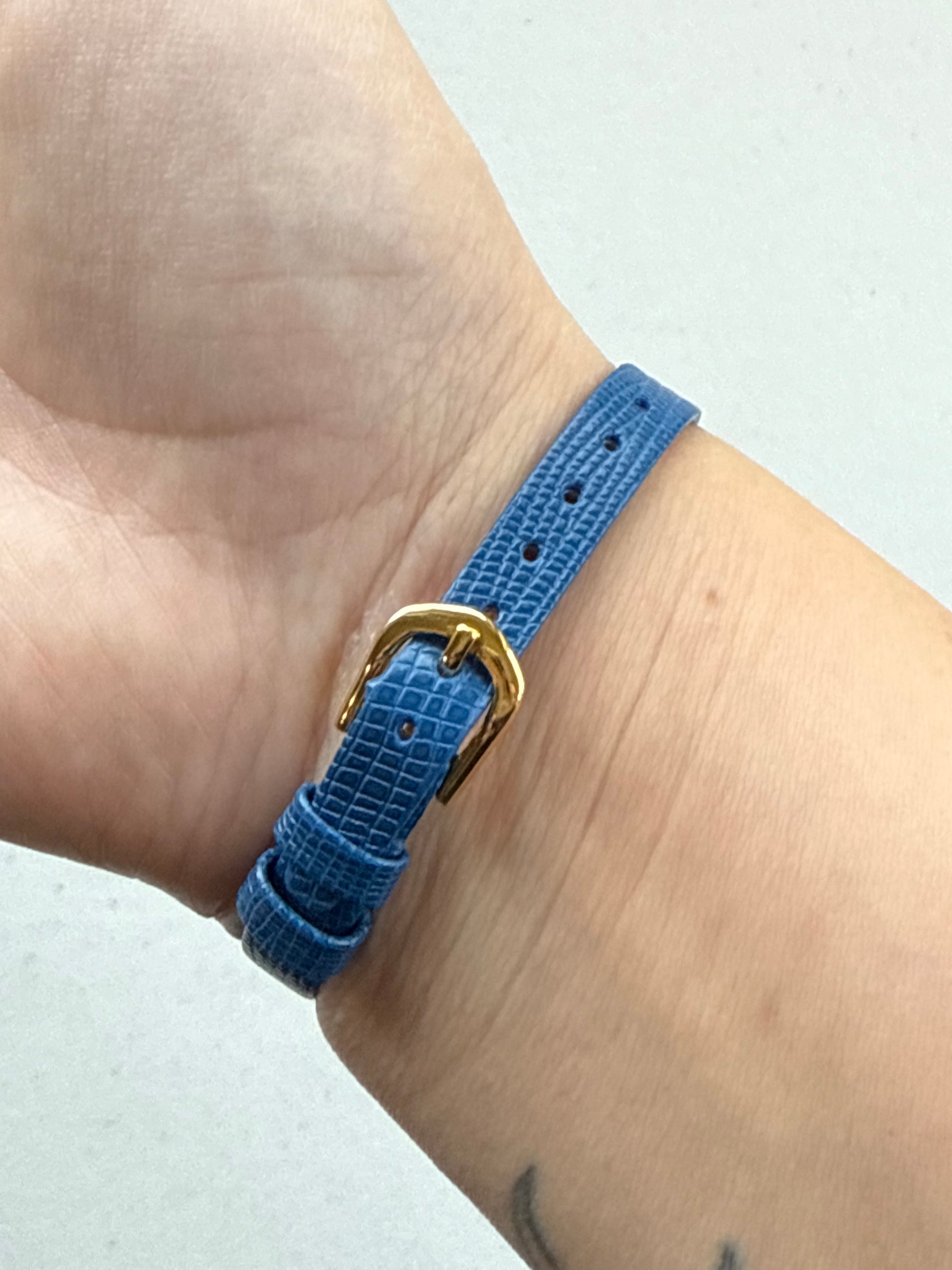 1994 Seiko Gold Tone Barrel Tank Watch - Blue