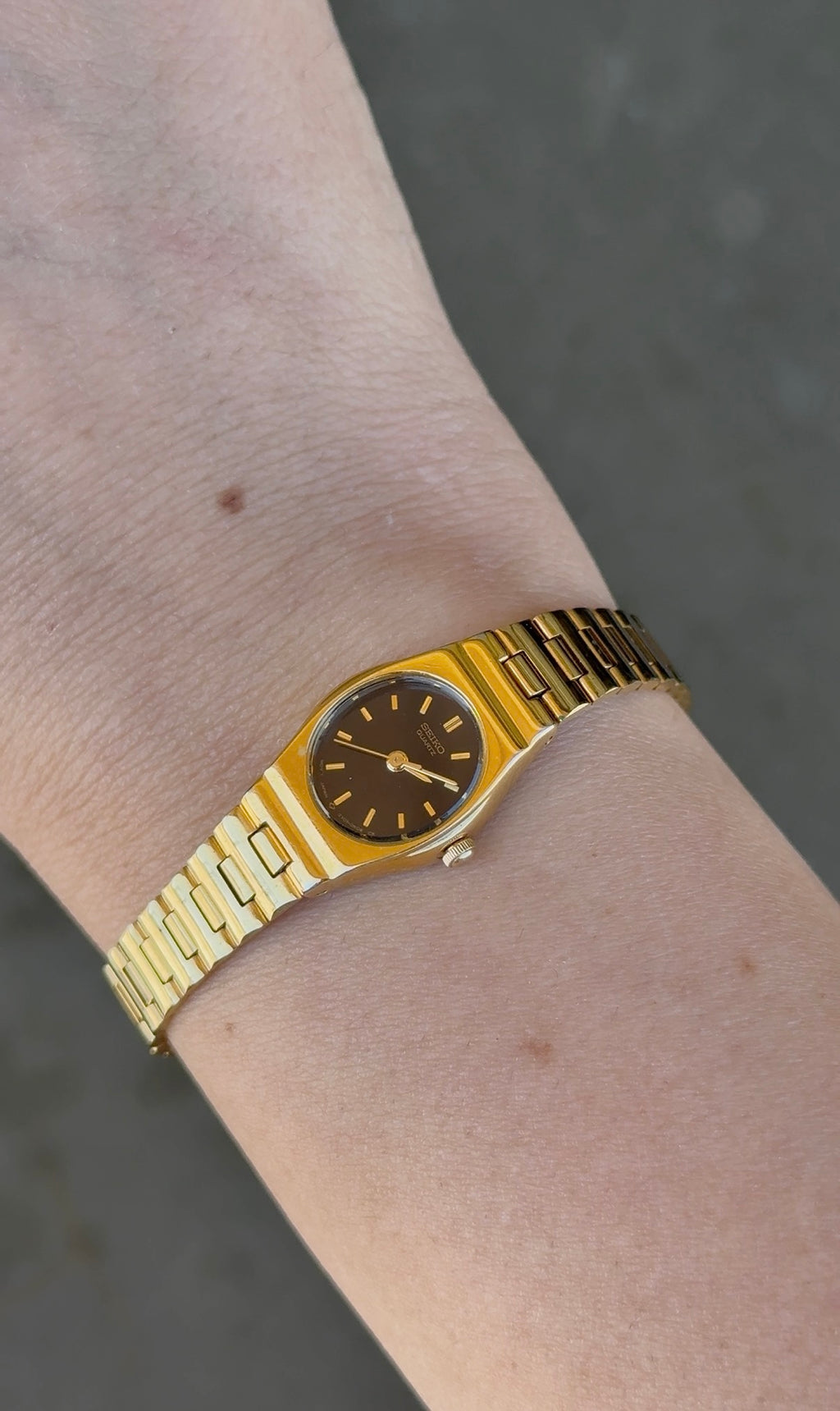 1988 Seiko Quartz Gold Tone Oval Watch