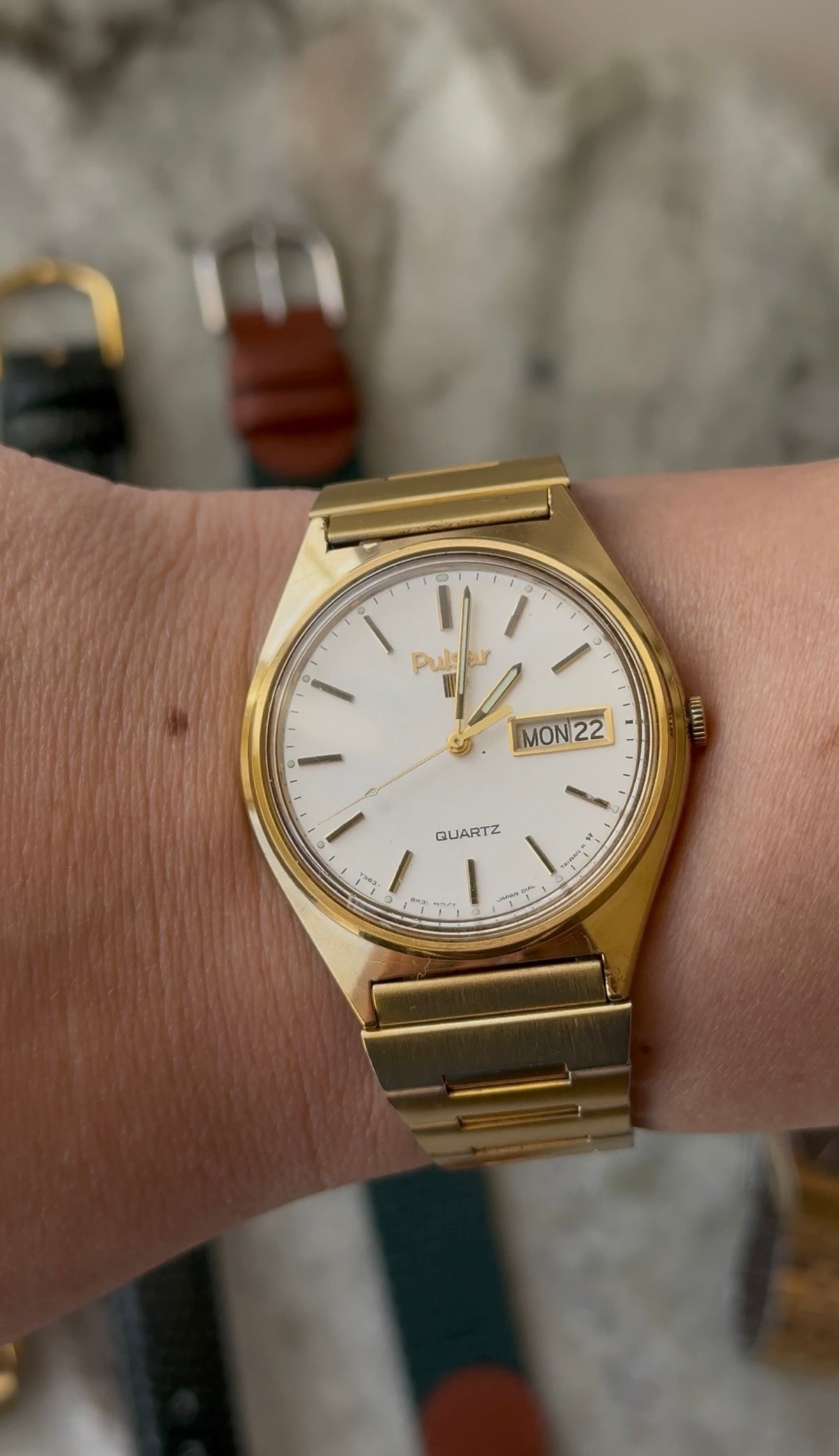 1983 Pulsar Quartz By SEIKO Gold Tone Day-Date Watch