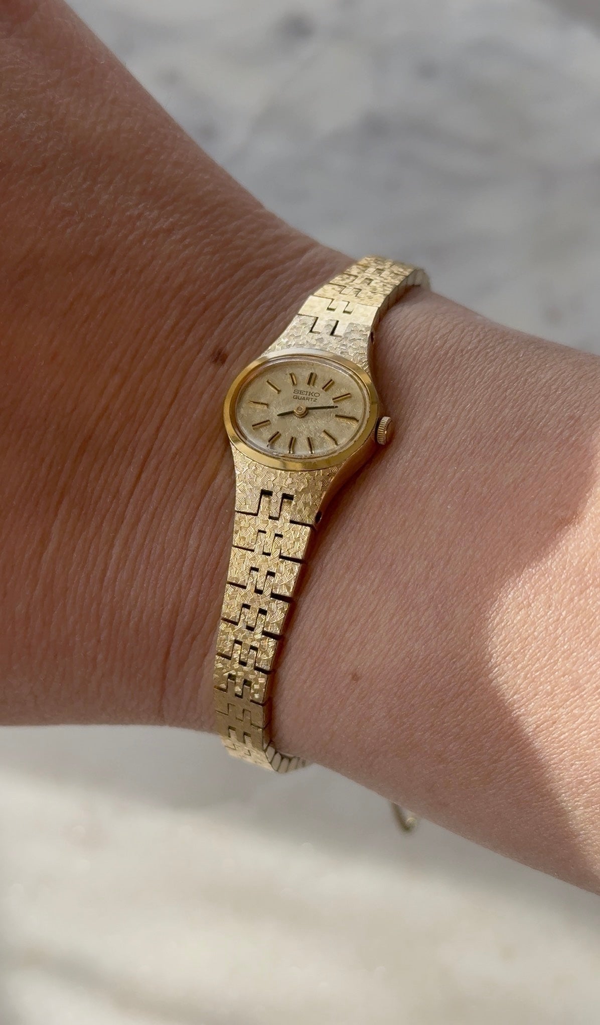 1984 Seiko Quartz Gold Tone Oval Bracelet Watch