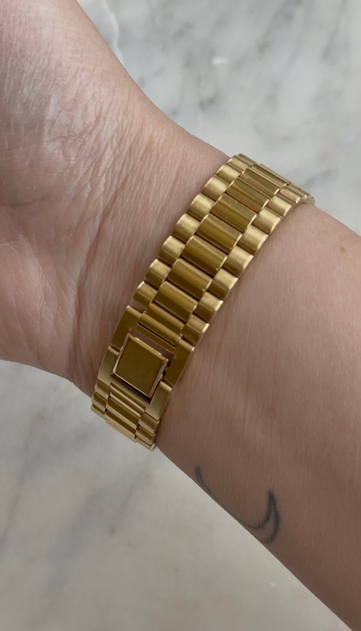 1990 Seiko Quartz Date Adjust Gold Tone Tank Watch
