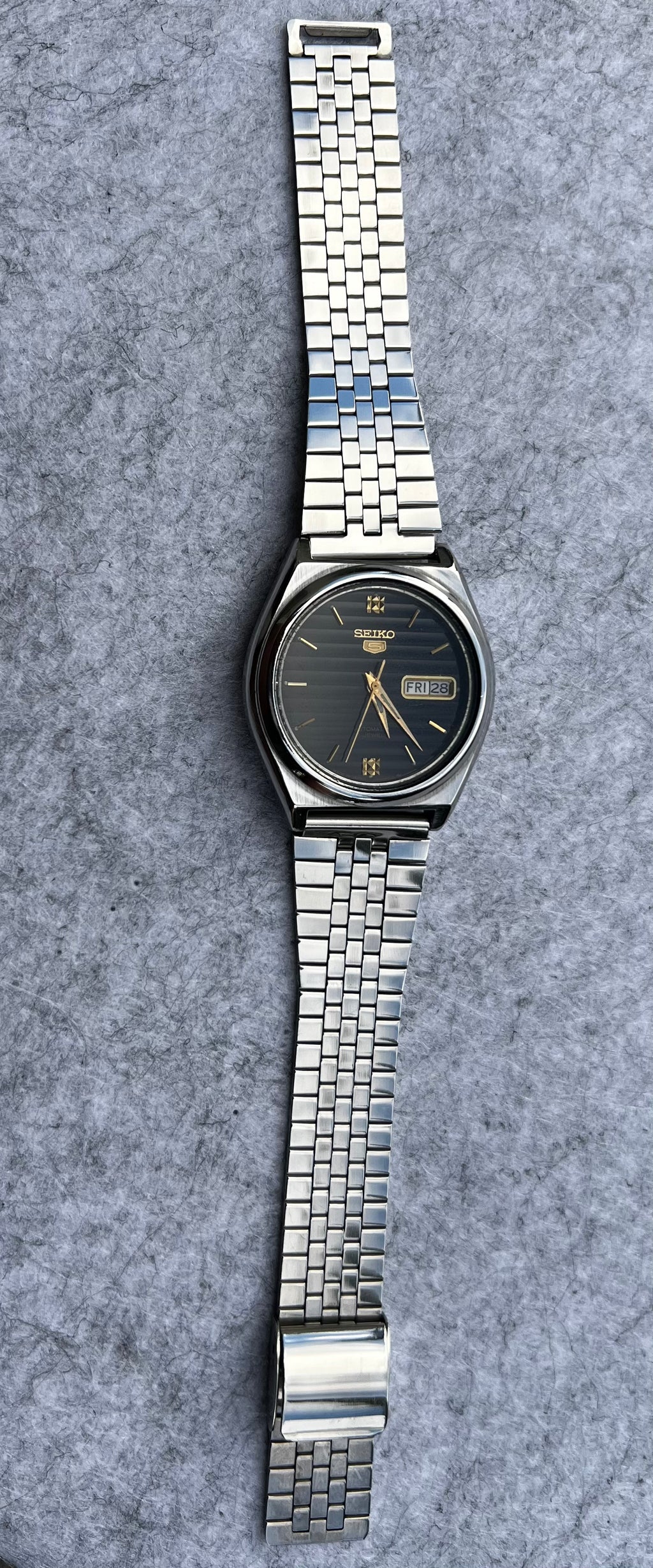 Seiko 5 Vintage Day Date Automatic Watch