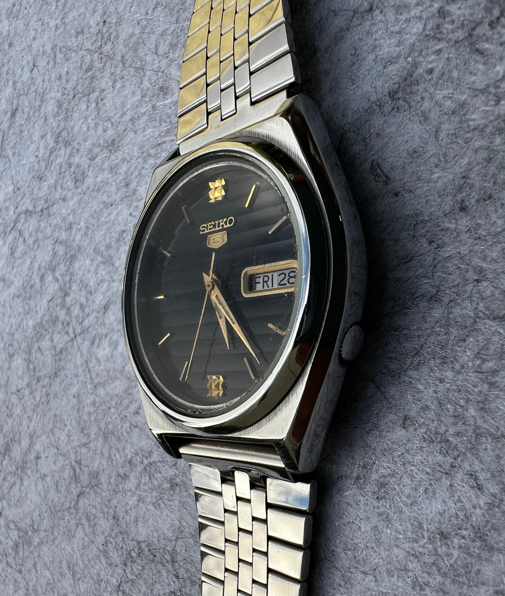 Seiko 5 Vintage Day Date Automatic Watch