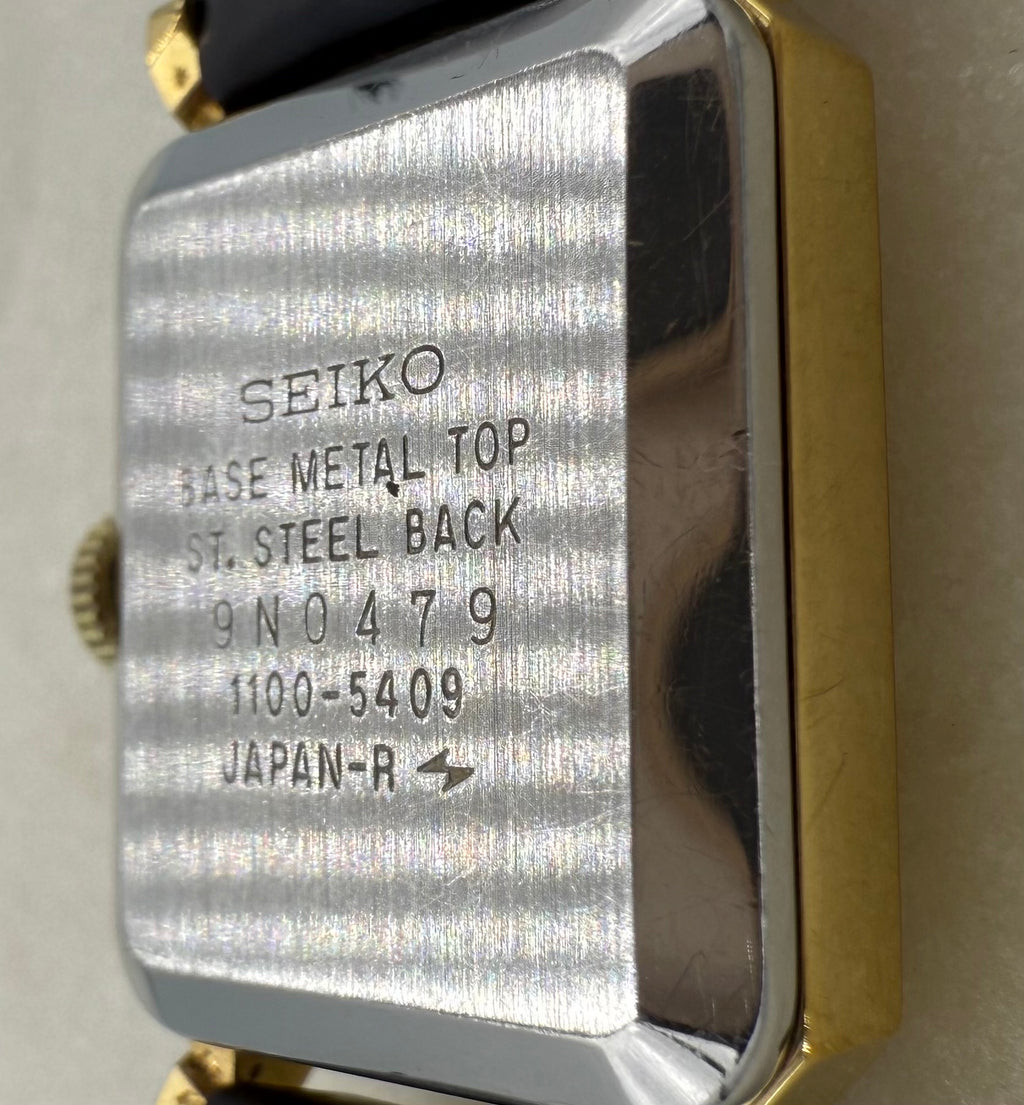 Seiko Wind Up 1970s Gold Tone Tank Watch (Great Condition)