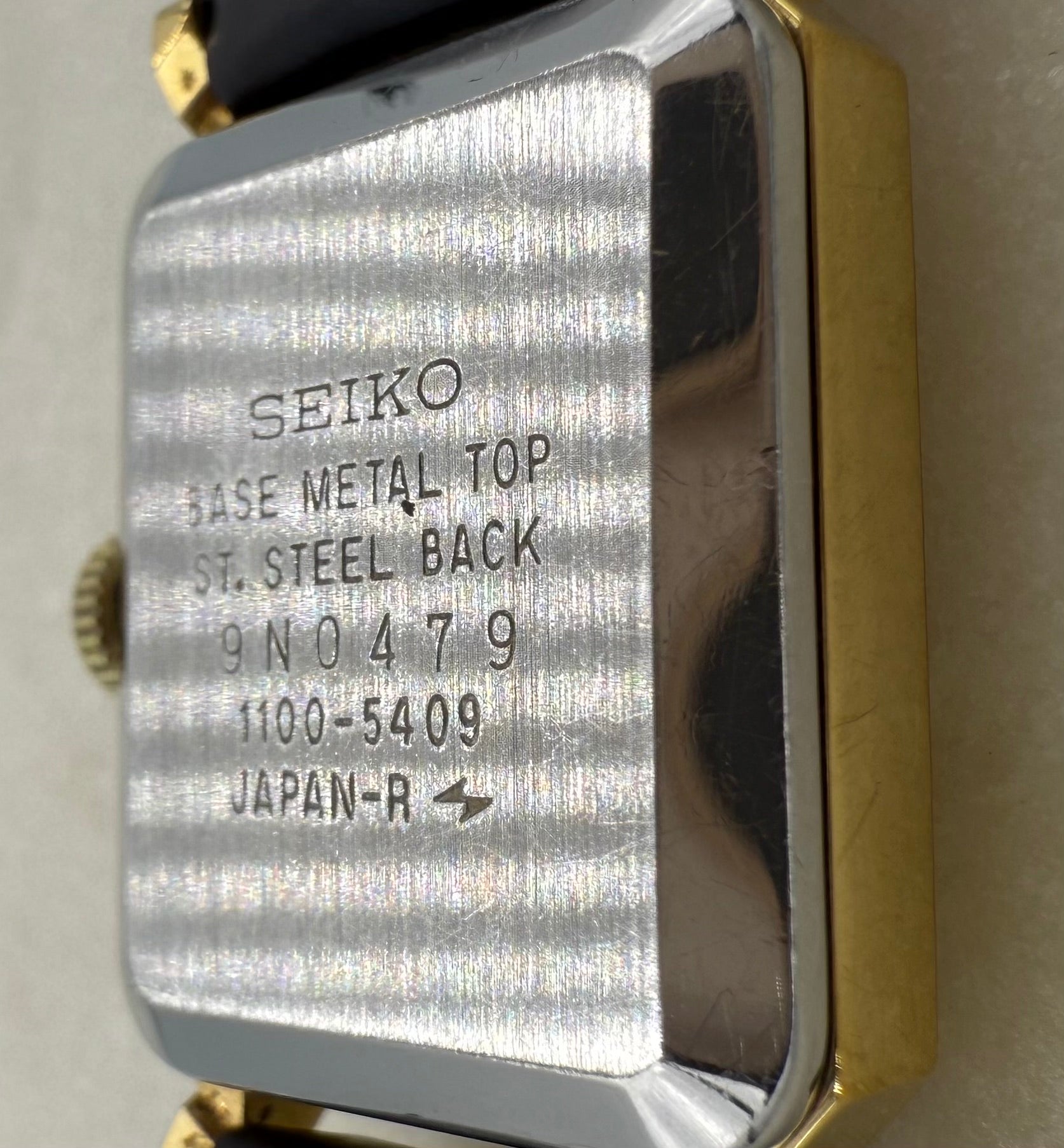 Seiko Wind Up 1970s Gold Tone Tank Watch (Great Condition)