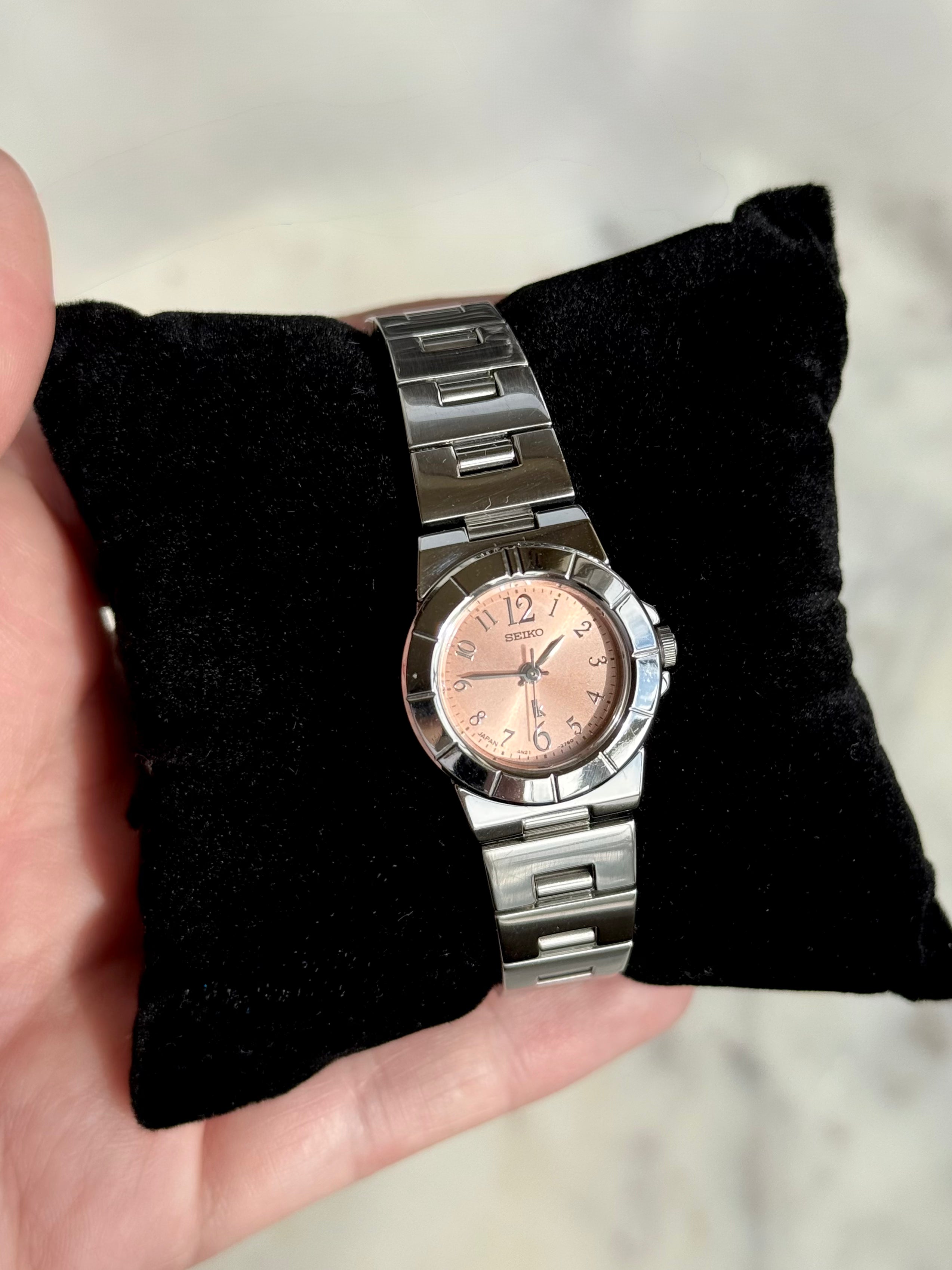 2000 Seiko Lukia Quartz Silver Tone Watch