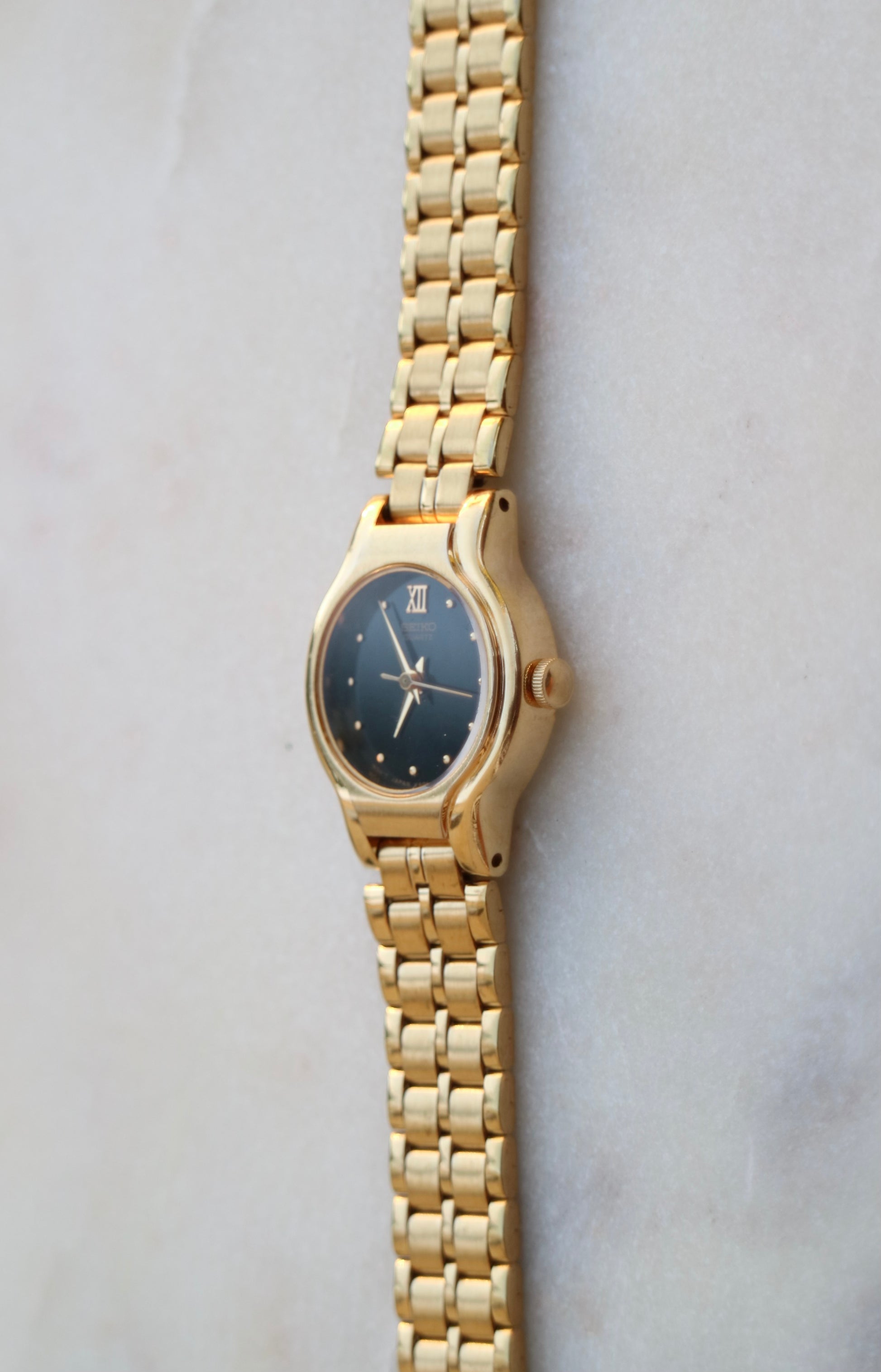 Seiko Quartz Watch Gold Tone Black Analog (NEAR MINT)