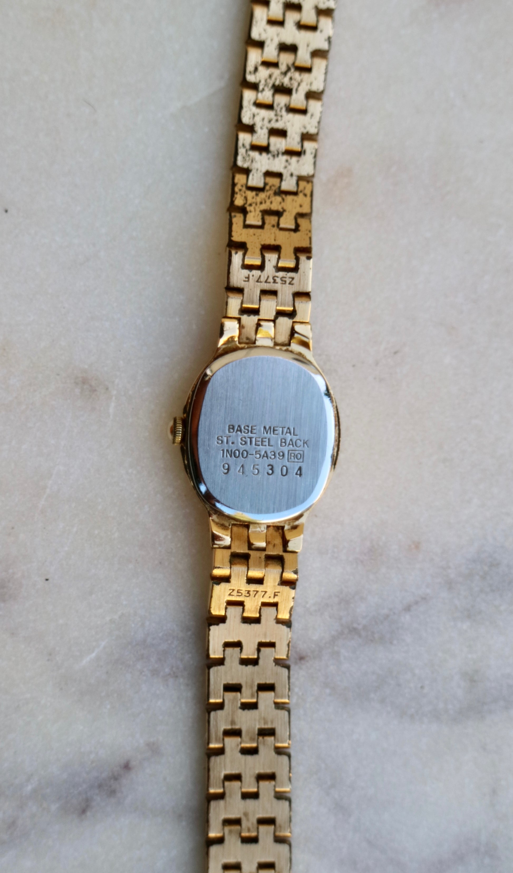 Seiko Vintage Women’s Gold Tone Steel Gold Dial Quartz Watch