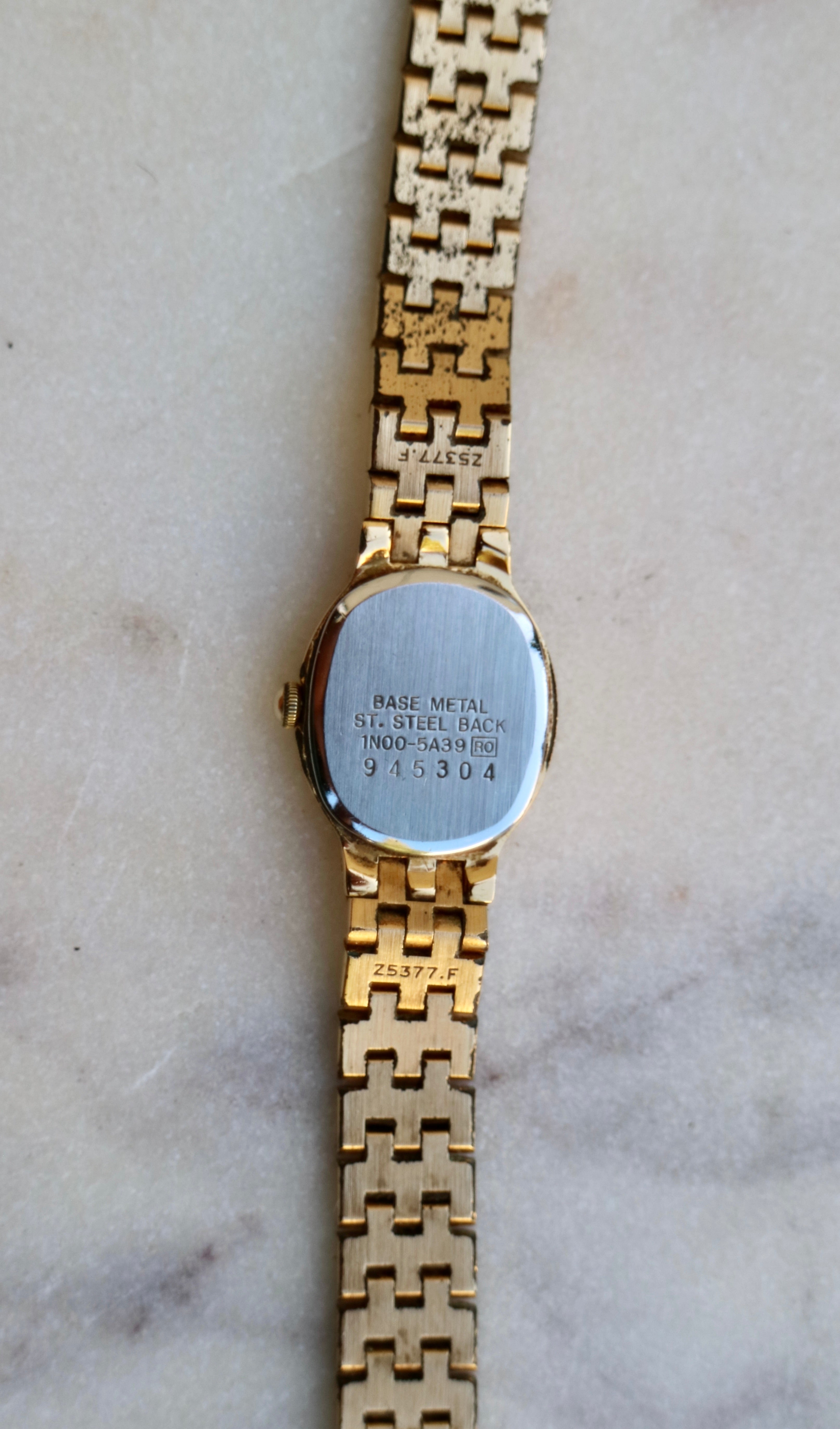 Seiko Vintage Women’s Gold Tone Steel Gold Dial Quartz Watch
