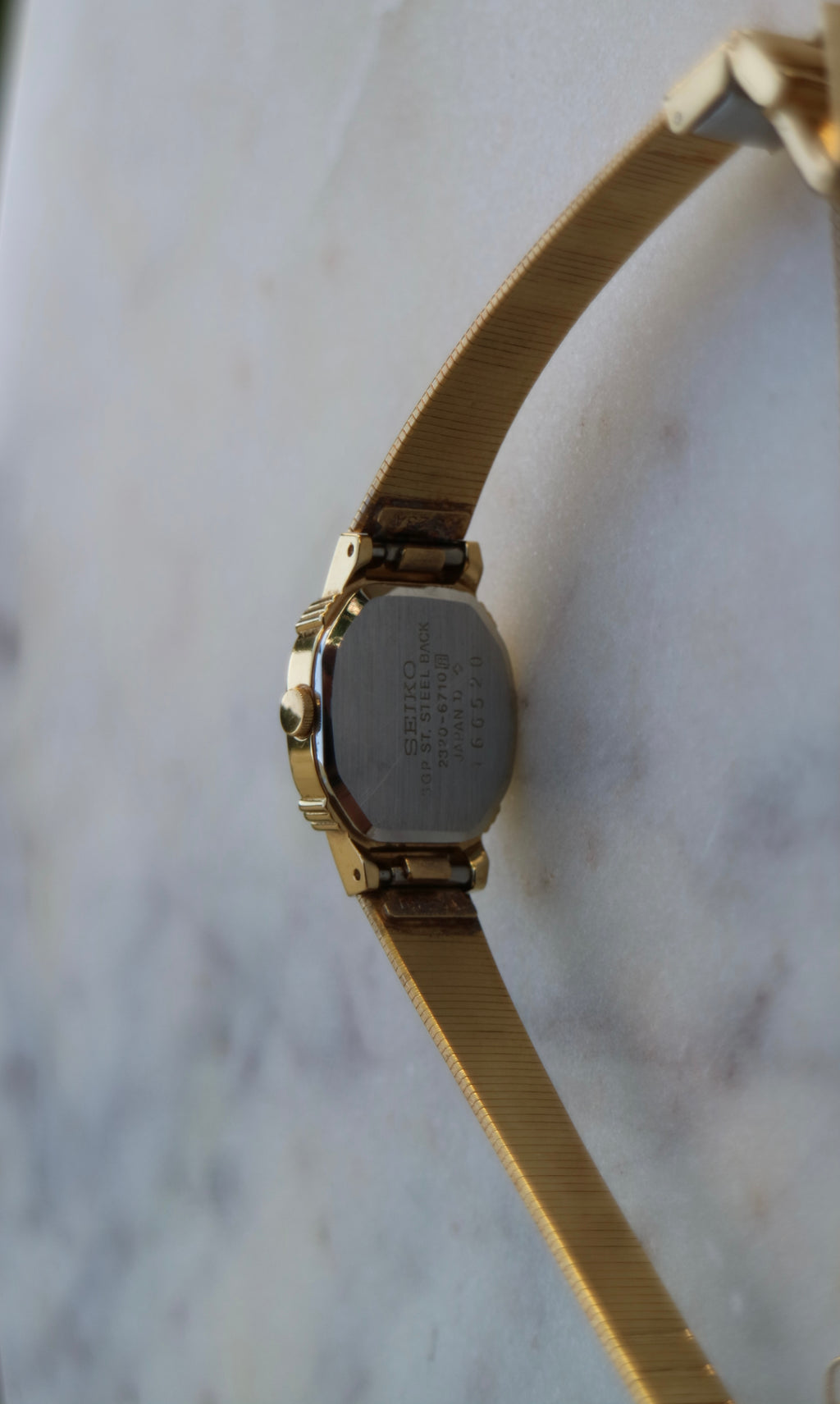 Seiko Vintage Quartz Watch Gold Tone Black Dial Watch