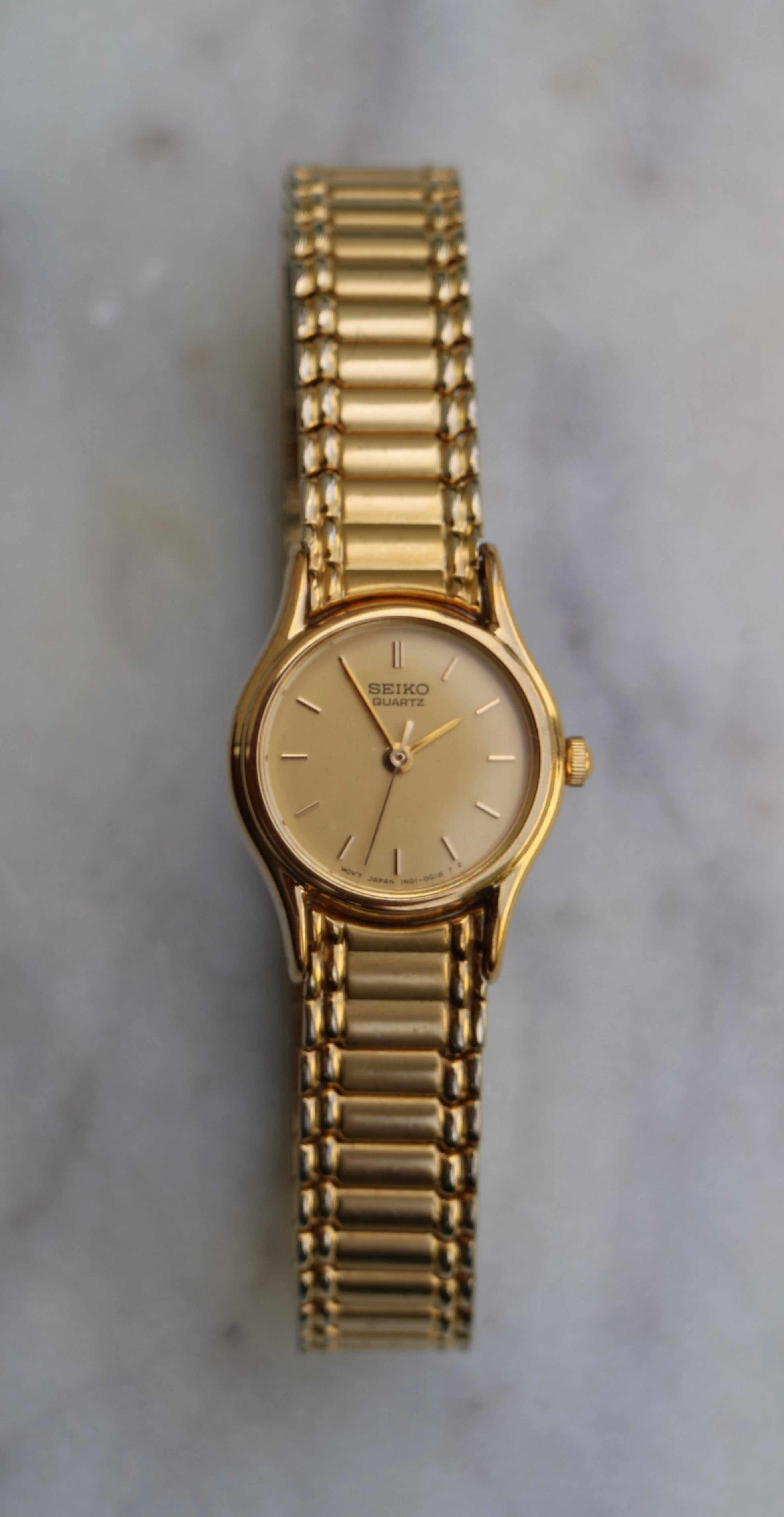 Seiko Vintage Quartz Women's Watch – 1N01-0E19 Gold Tone Stretch Band, Classic Analog Display, New Battery Installed