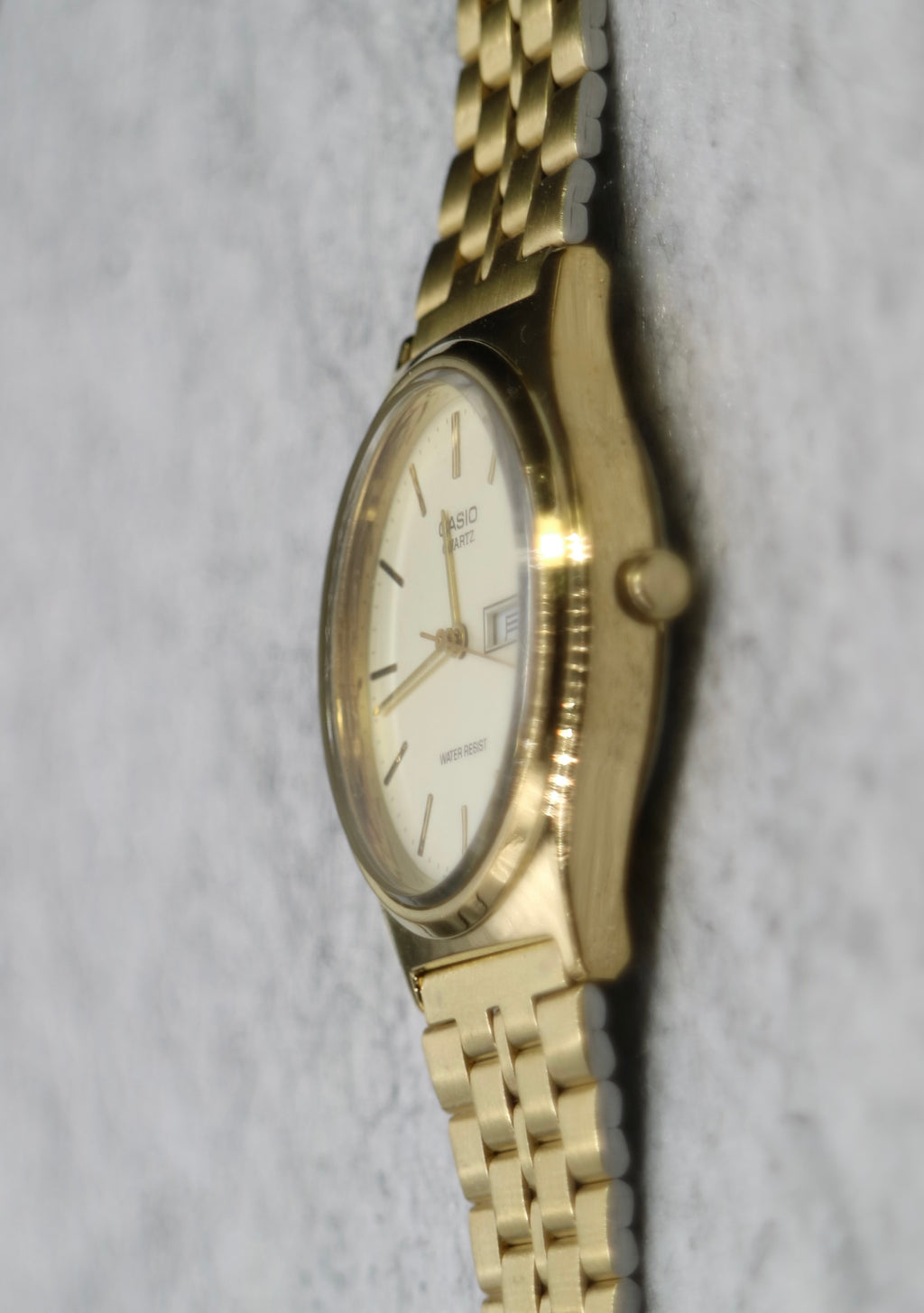 Casio Vintage Quartz MQ-514 “Kanji” Day Date Gold Tone Watch