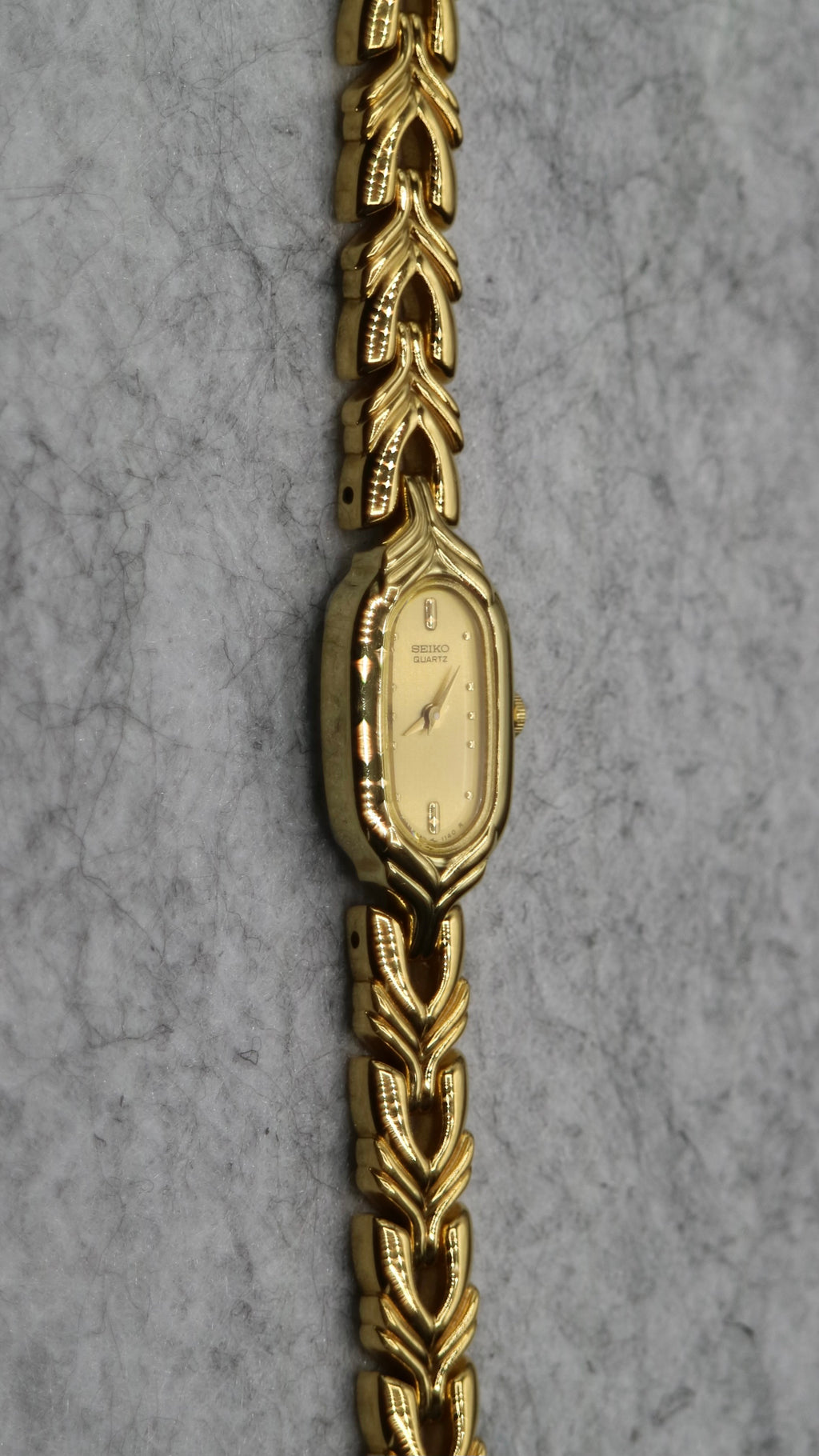 Seiko Quartz Vintage Gold Tone Bracelet Watch Near Mint