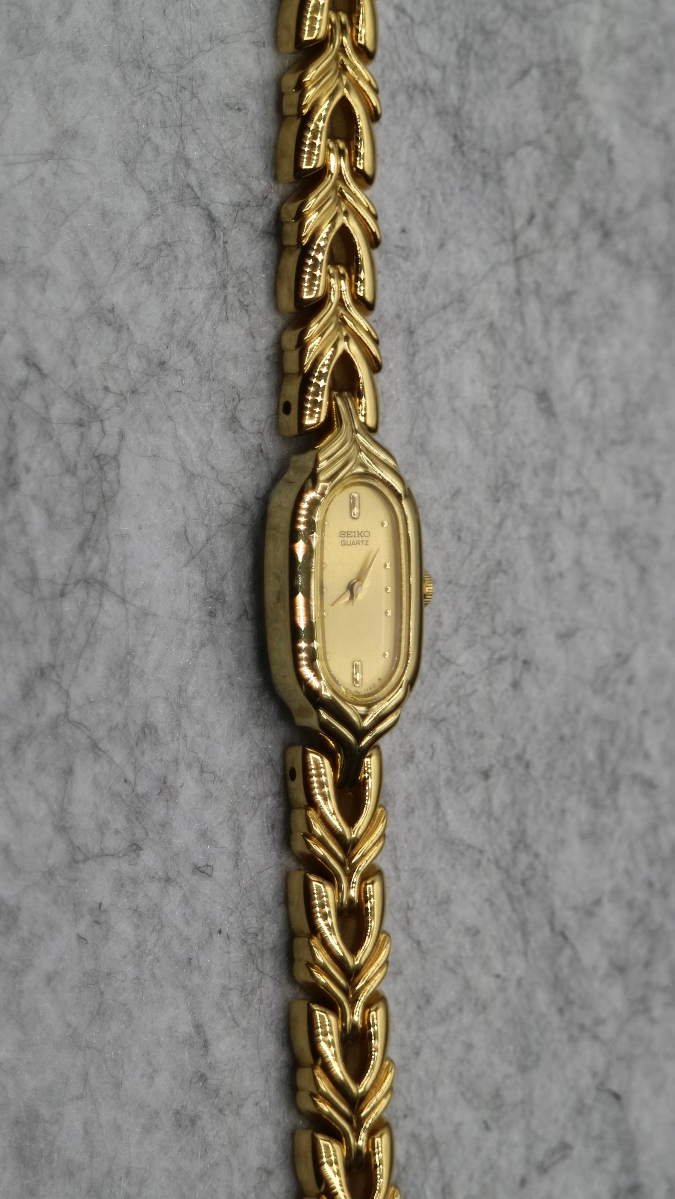 Seiko Quartz Vintage Gold Tone Bracelet Watch Near Mint